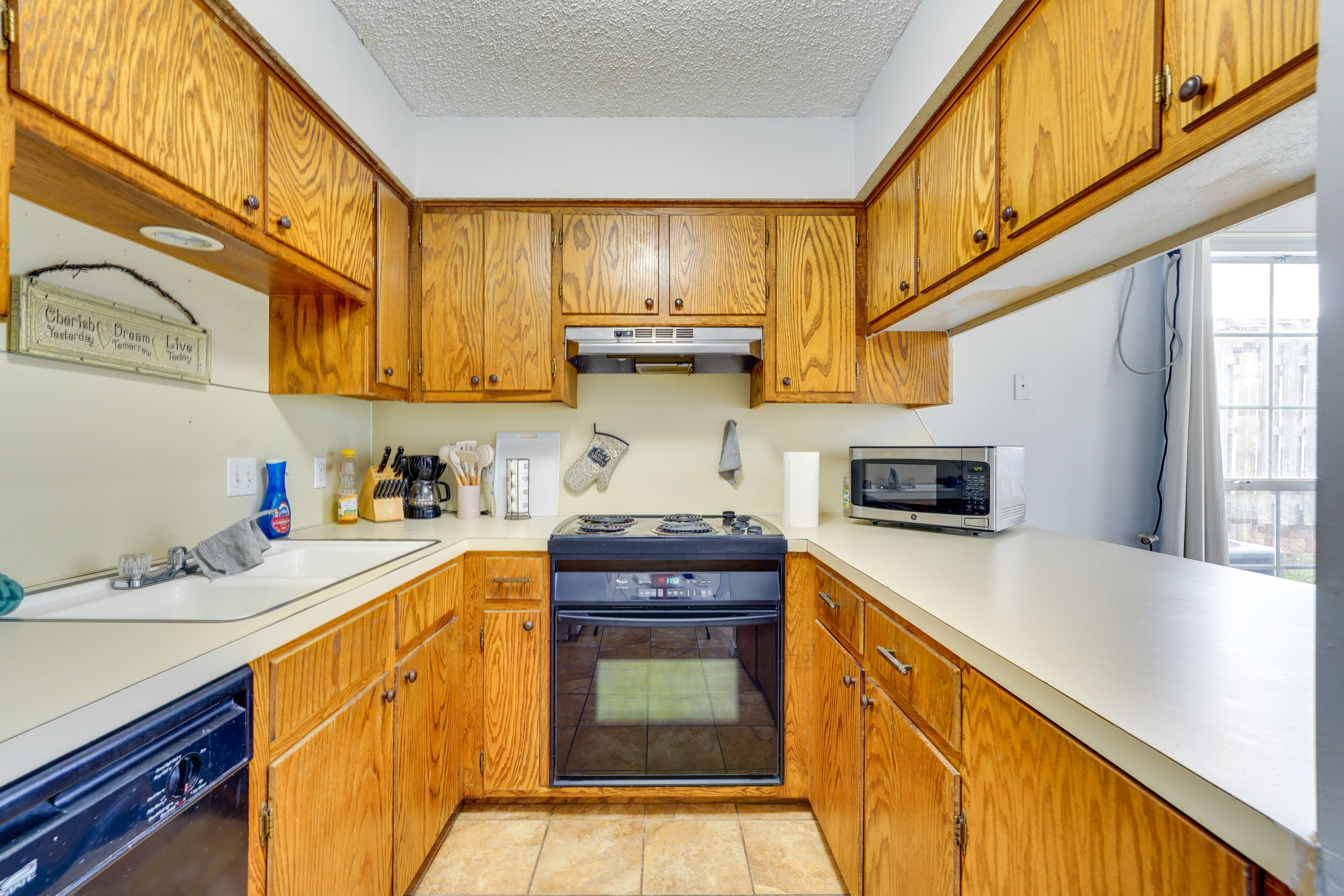 Kitchen | 1st Floor | Drip Coffee Maker | Blender | Toaster | Cooking Basics