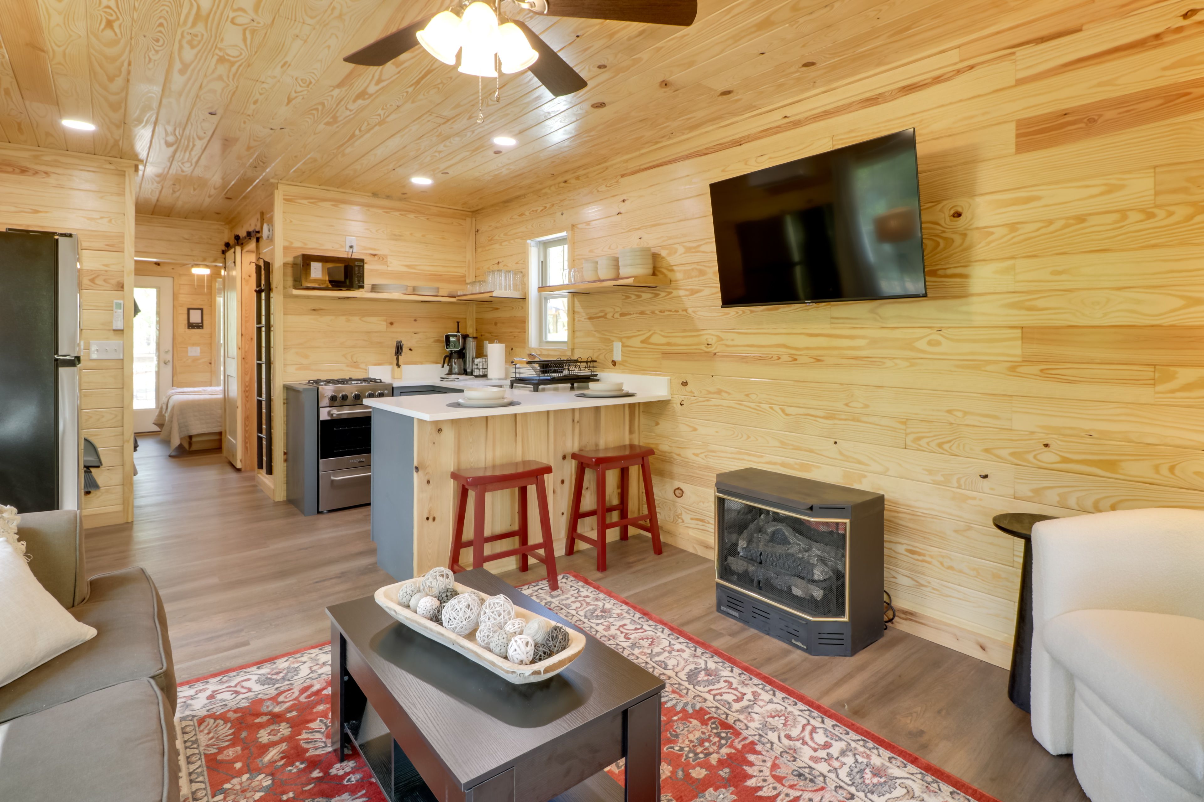 Cabin Interior | Central A/C | Free WiFi