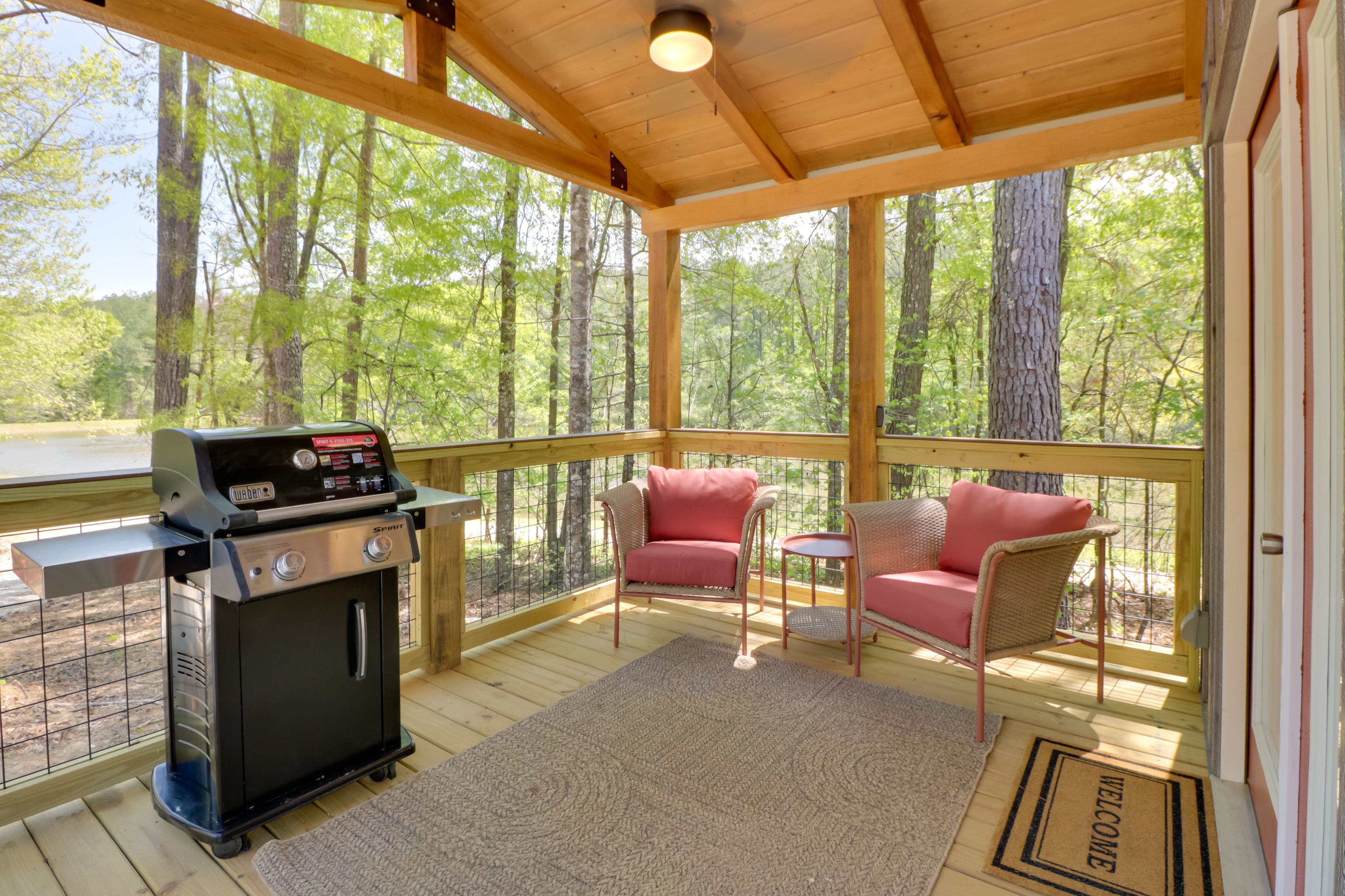 Heflin Vacation Rental | 1BR | 1BA | 432 Sq Ft | Step-Free Access
