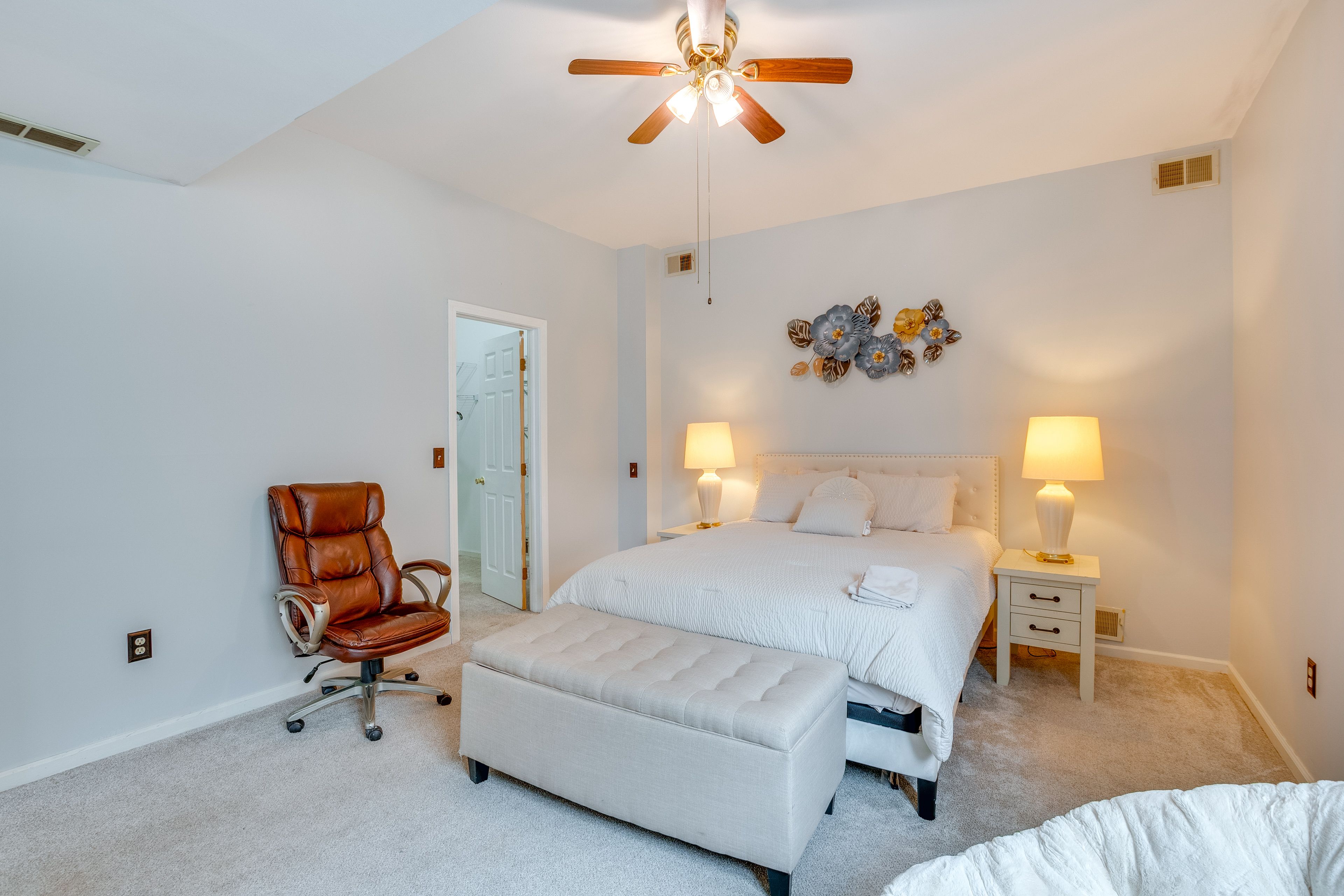 Bedroom 2 | Queen Bed