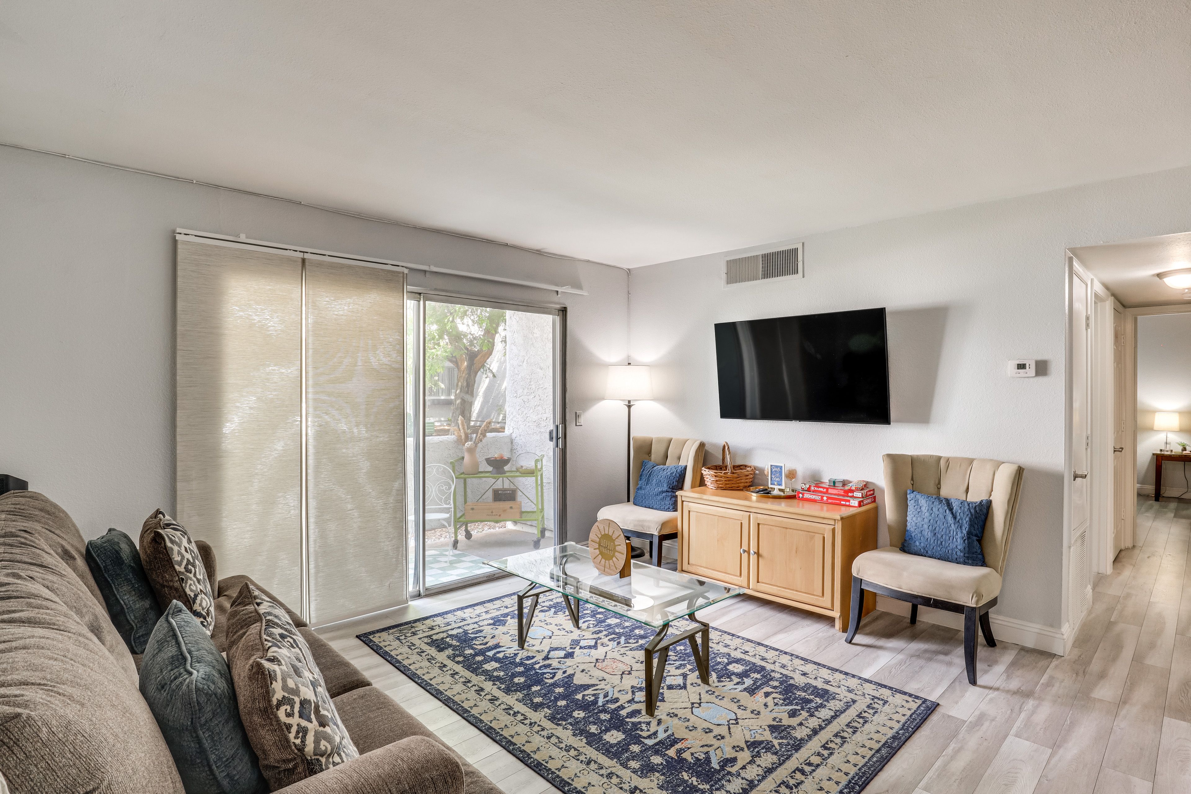 Living Room | Smart TV | Central A/C & Heating