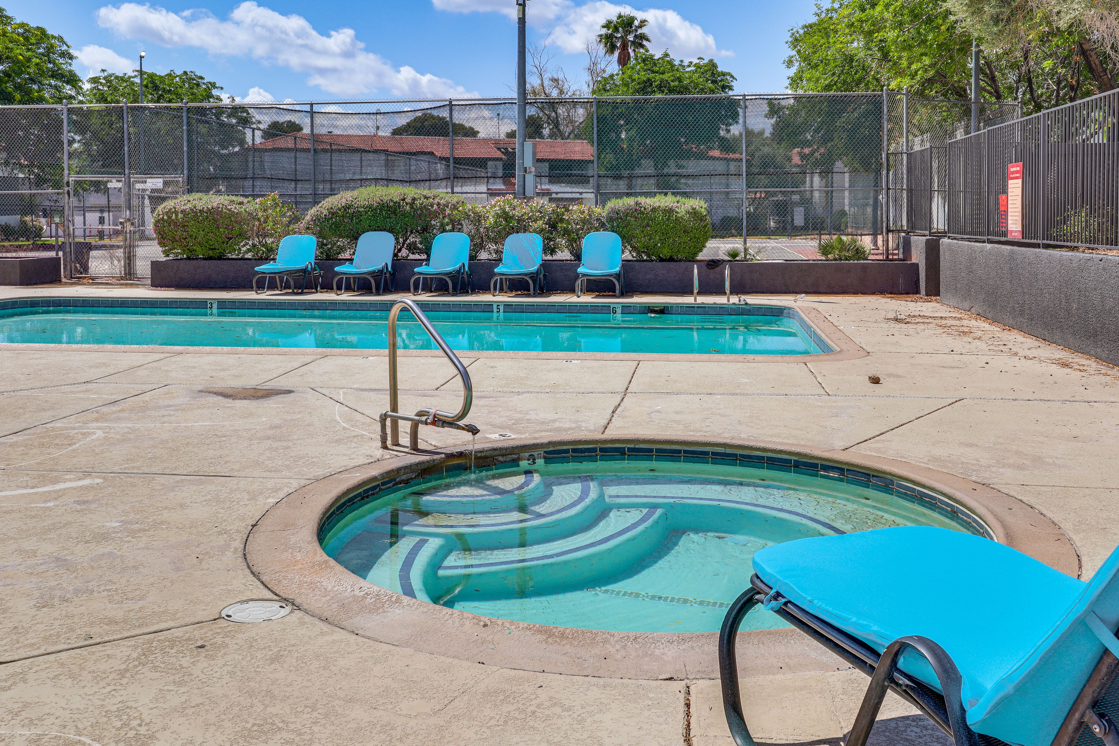 Las Vegas Vacation Rental | 2BR | 2BA | 1,050 Sq Ft | 1 Step Required