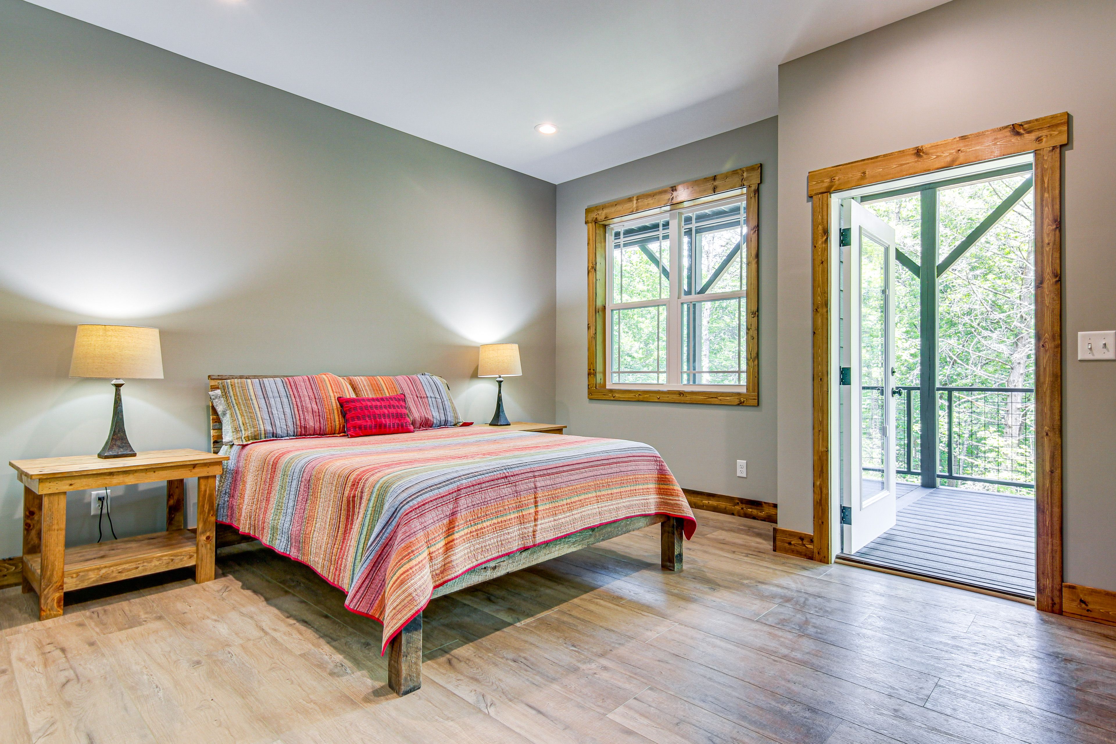 Bedroom 3 | Lower Floor | Queen Bed | Linens Provided
