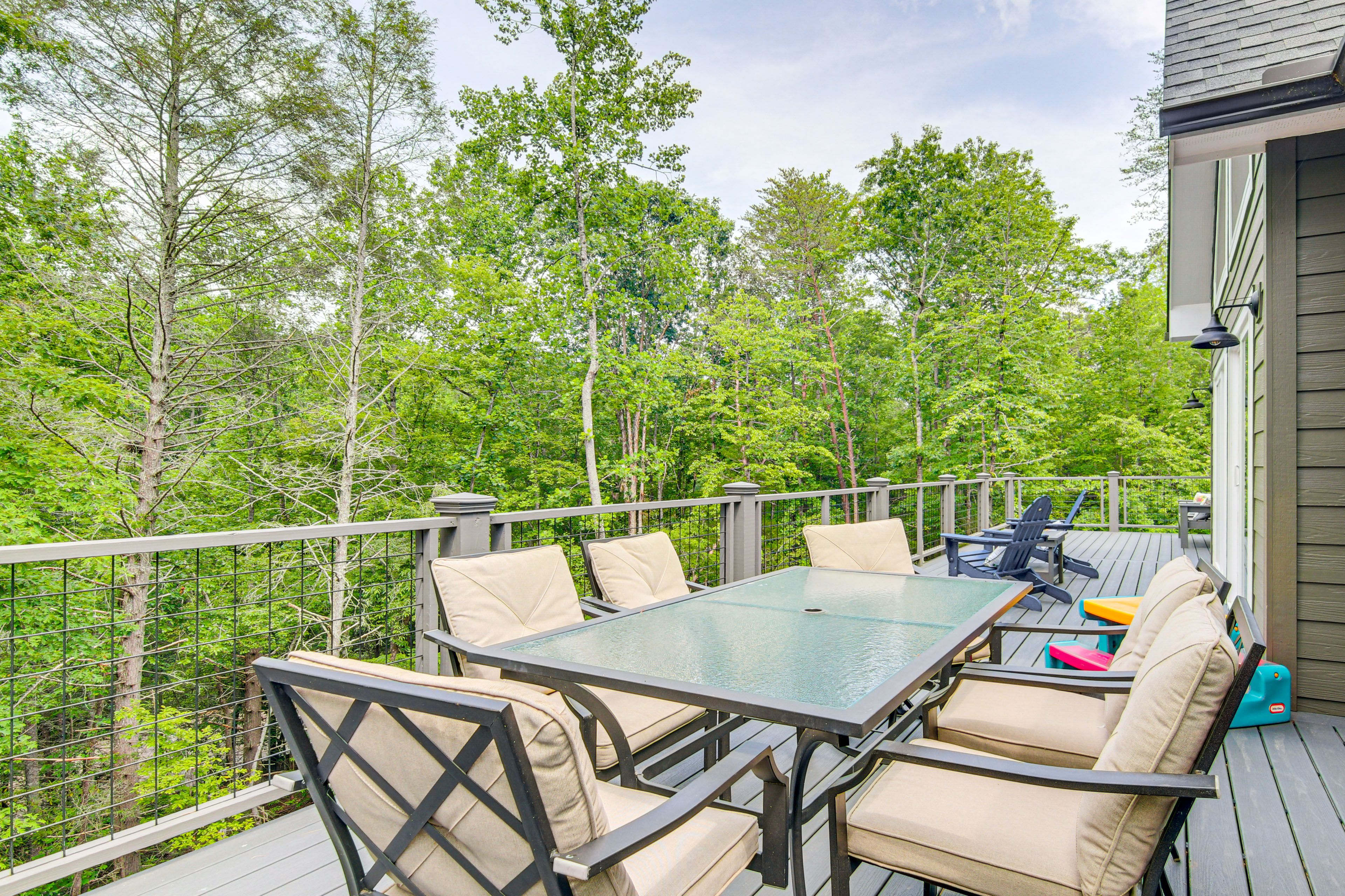 Deck | 2-Story House