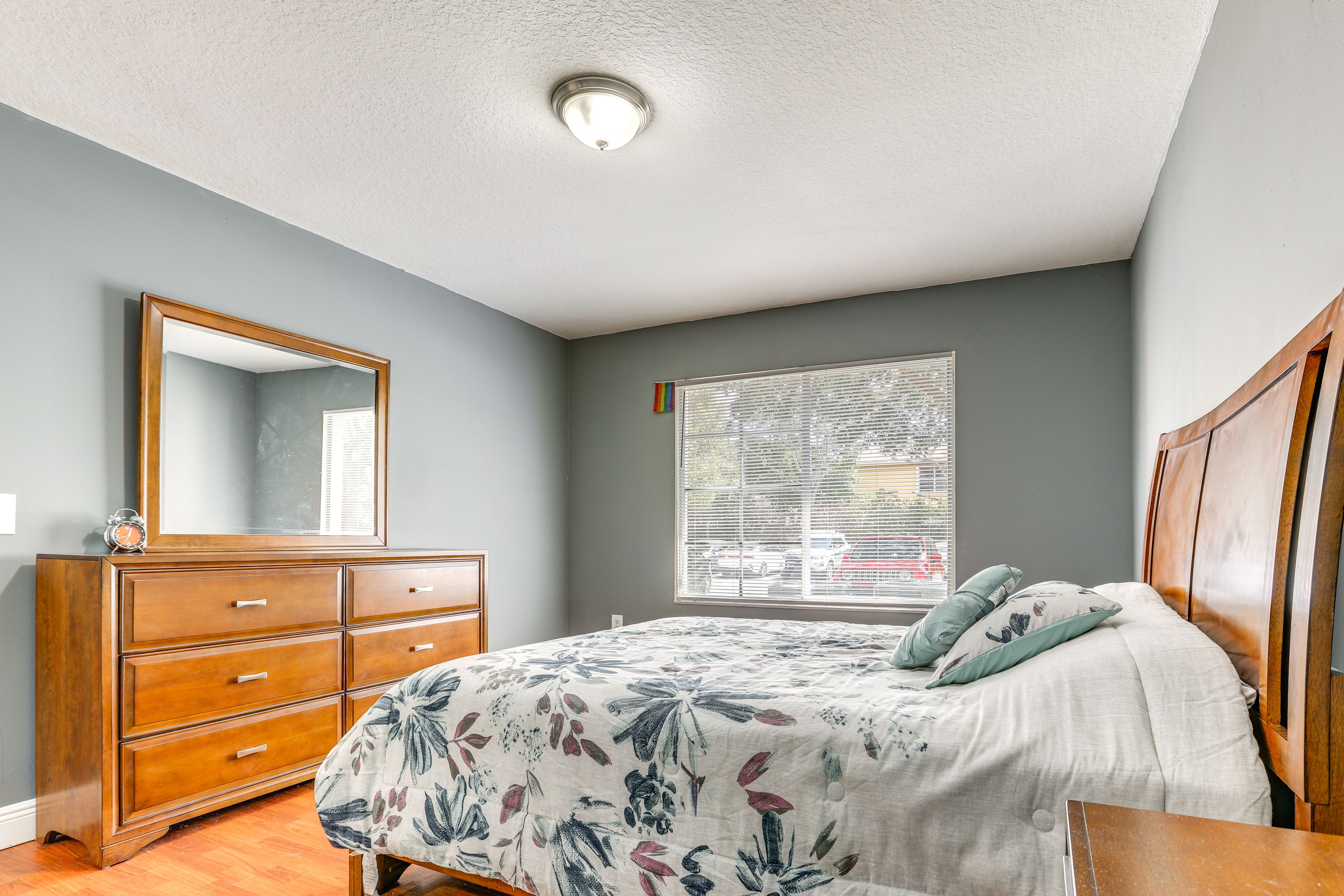 Bedroom 1 | Queen Bed | En-Suite Bathroom