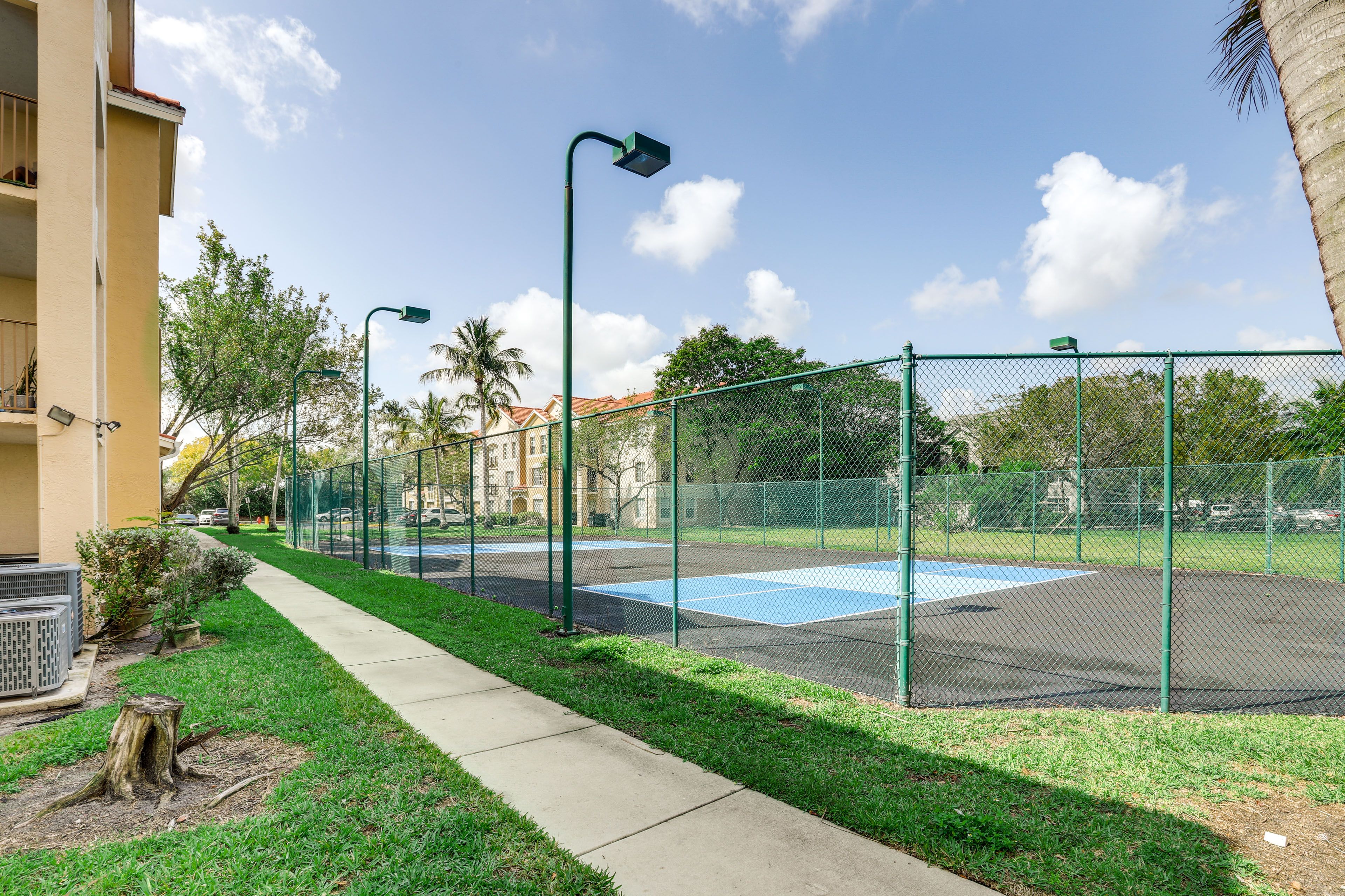 Emerald Isle at Laguna Lakes | Community Amenities | Tennis Courts | Heated Pool