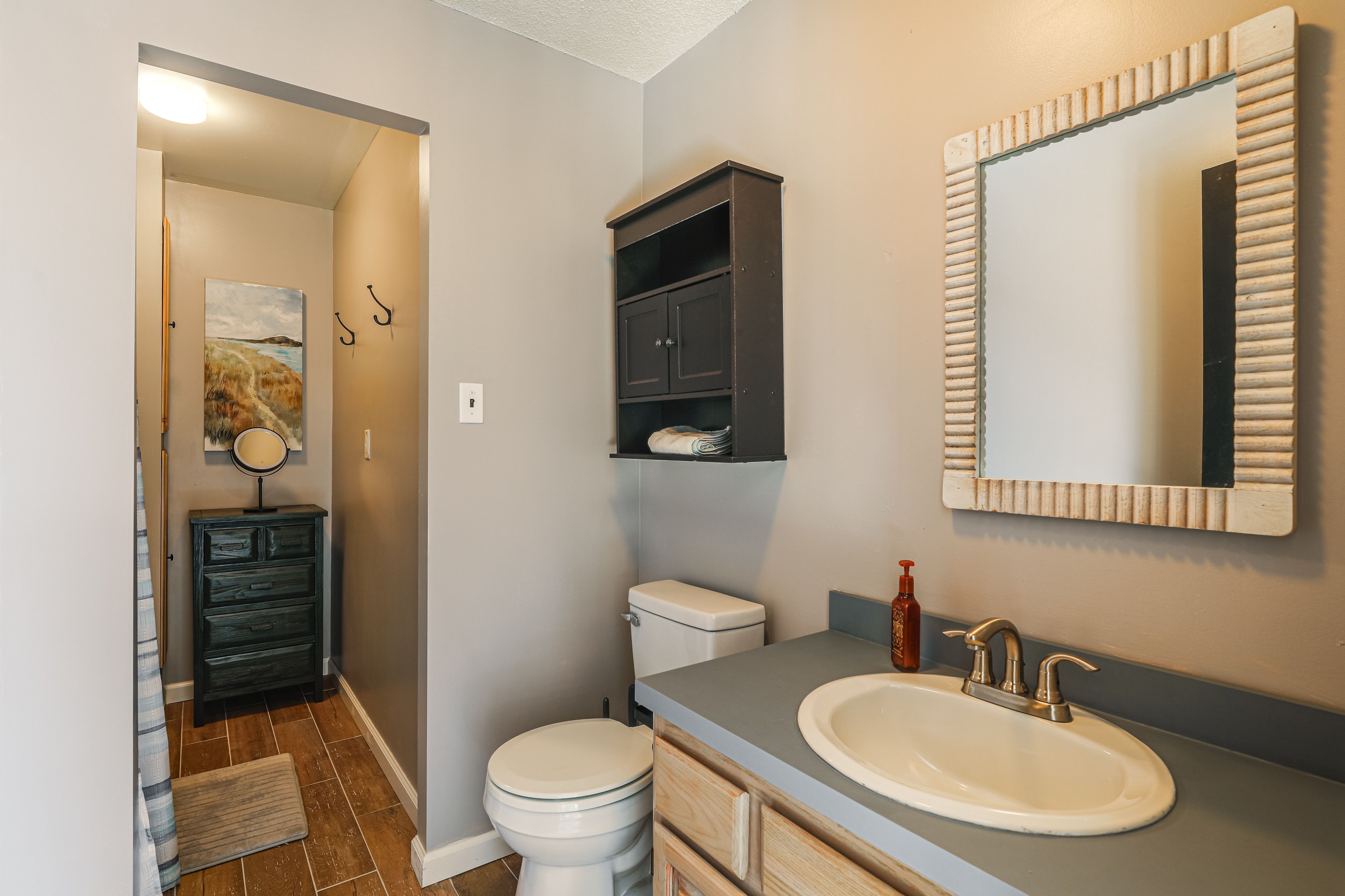 Full Bathroom | 2nd Floor