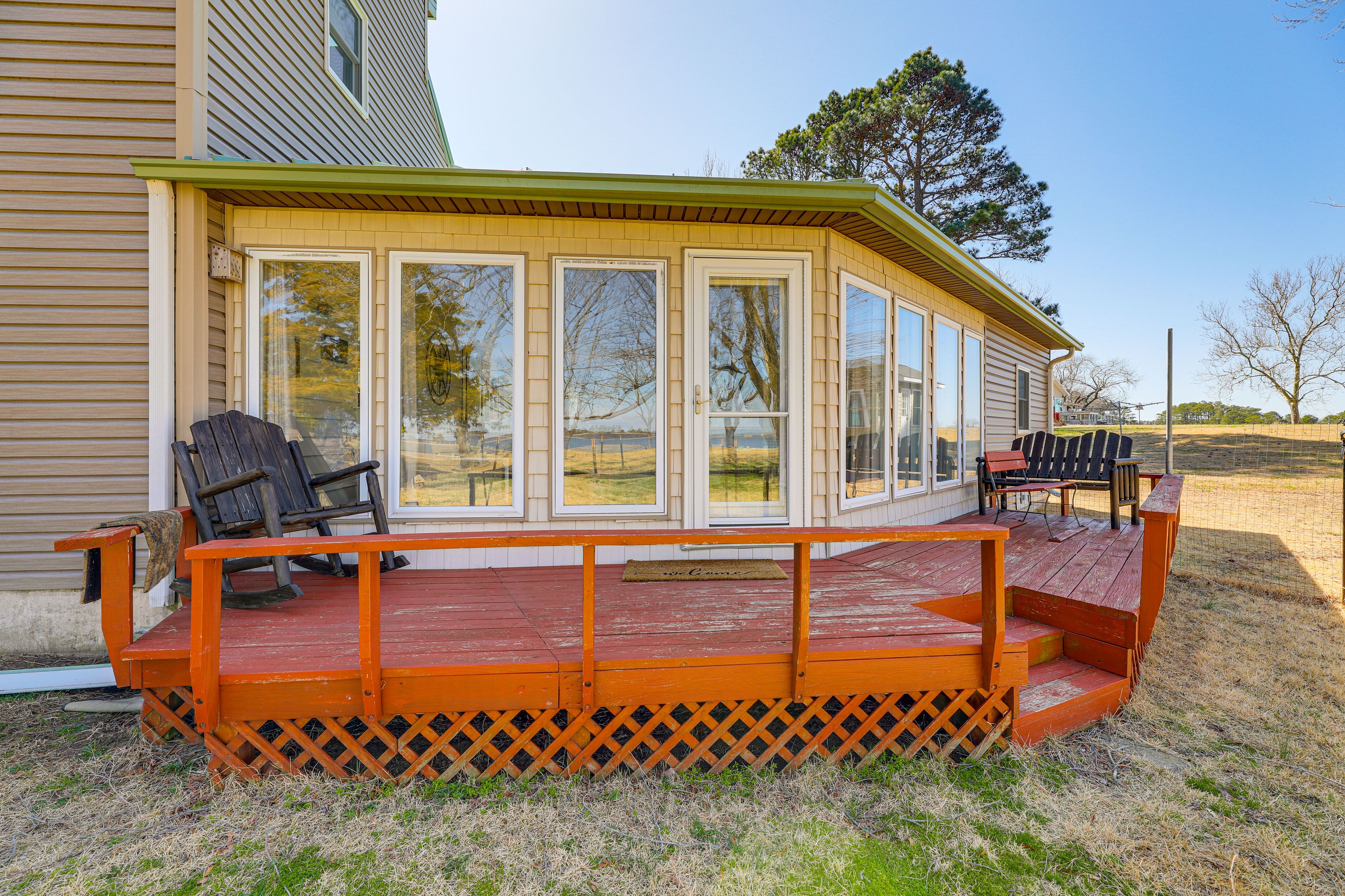 Deck | Outdoor Seating