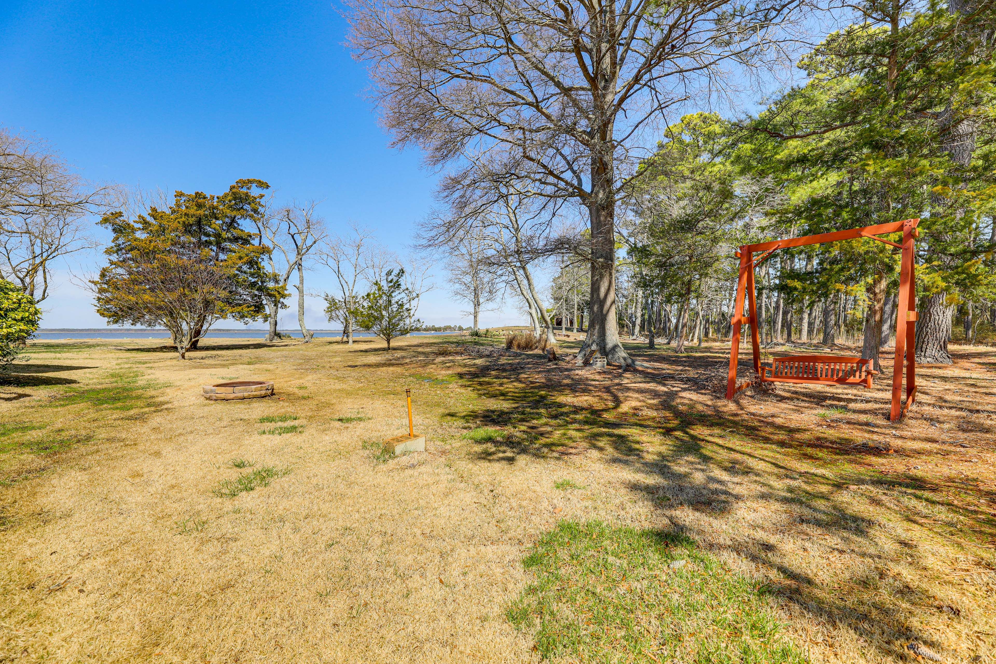Yard Space (14 Acres) | Fire Pit | Horseshoes