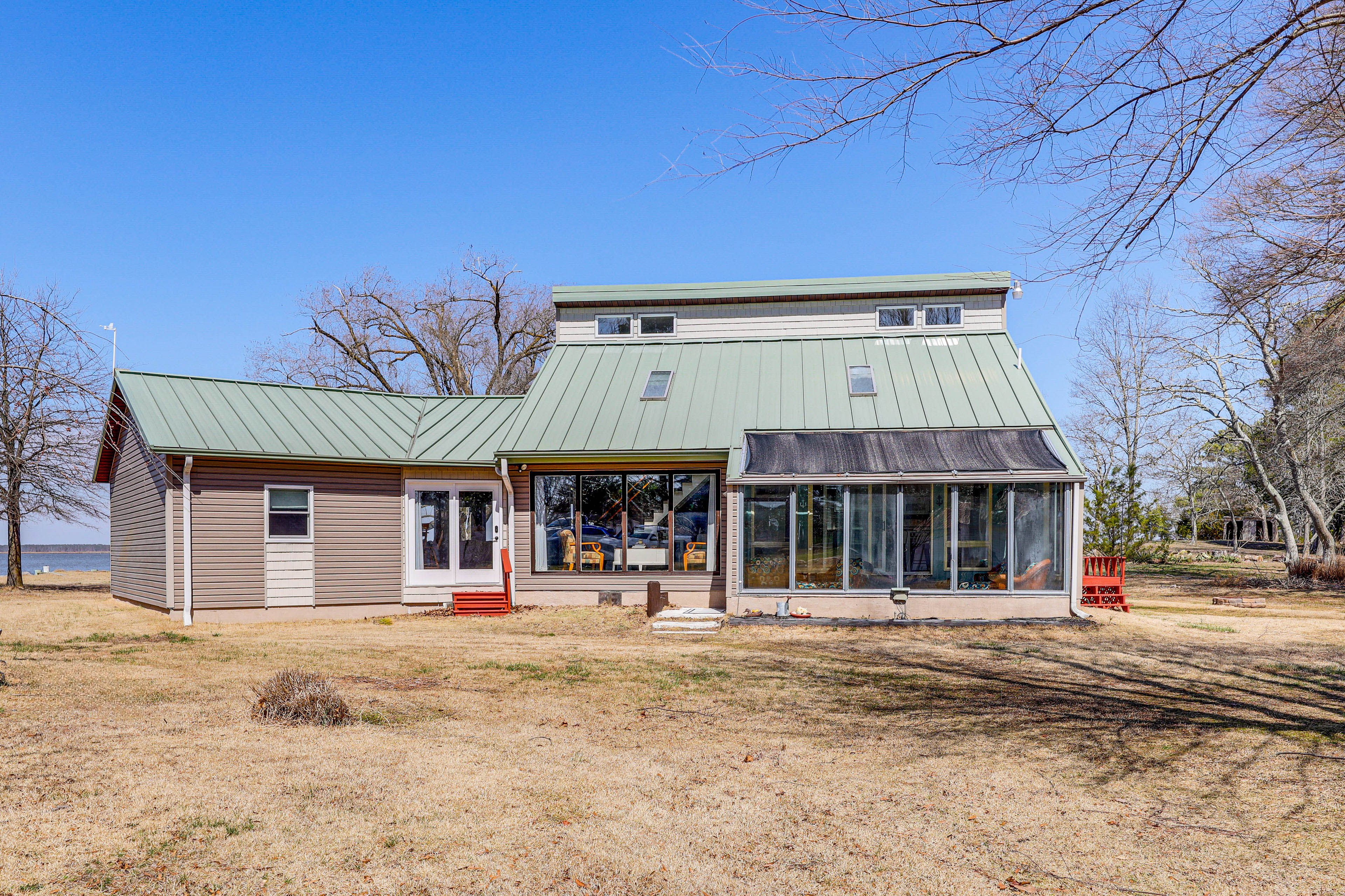 Exterior | Parking | Driveway (4 Vehicles) | Street (First-Come, First-Served)