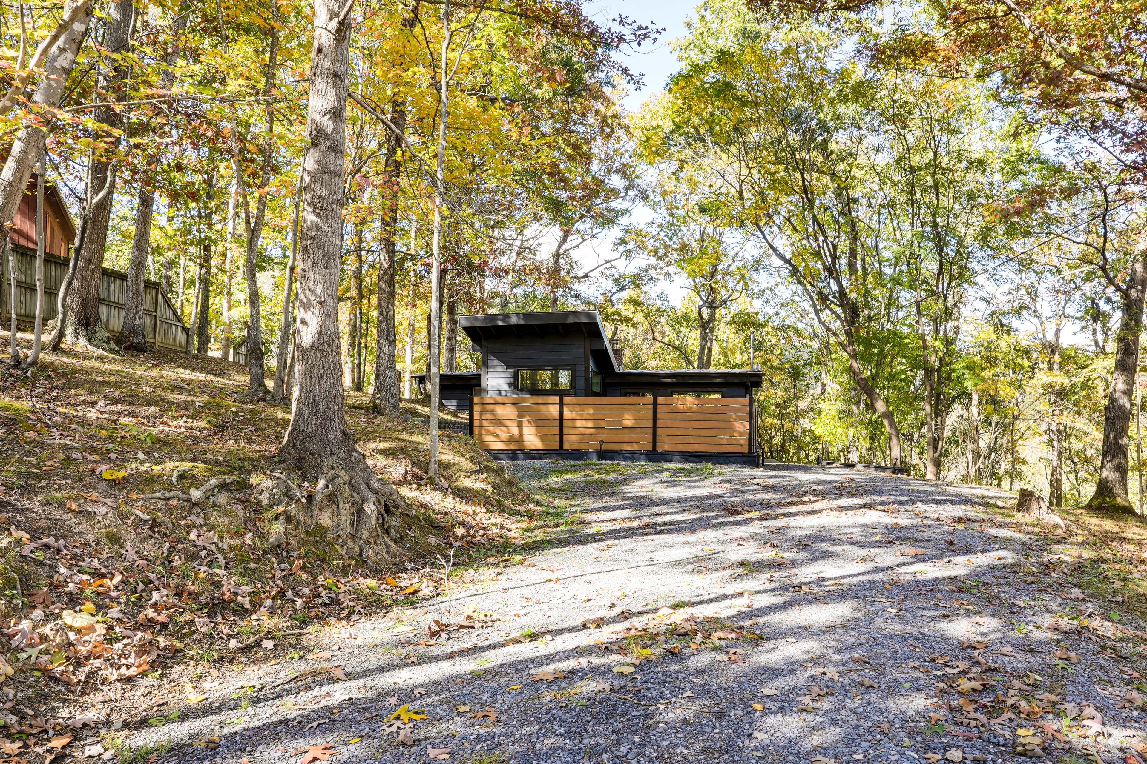 Parking | Gravel Driveway (4 Vehicles)
