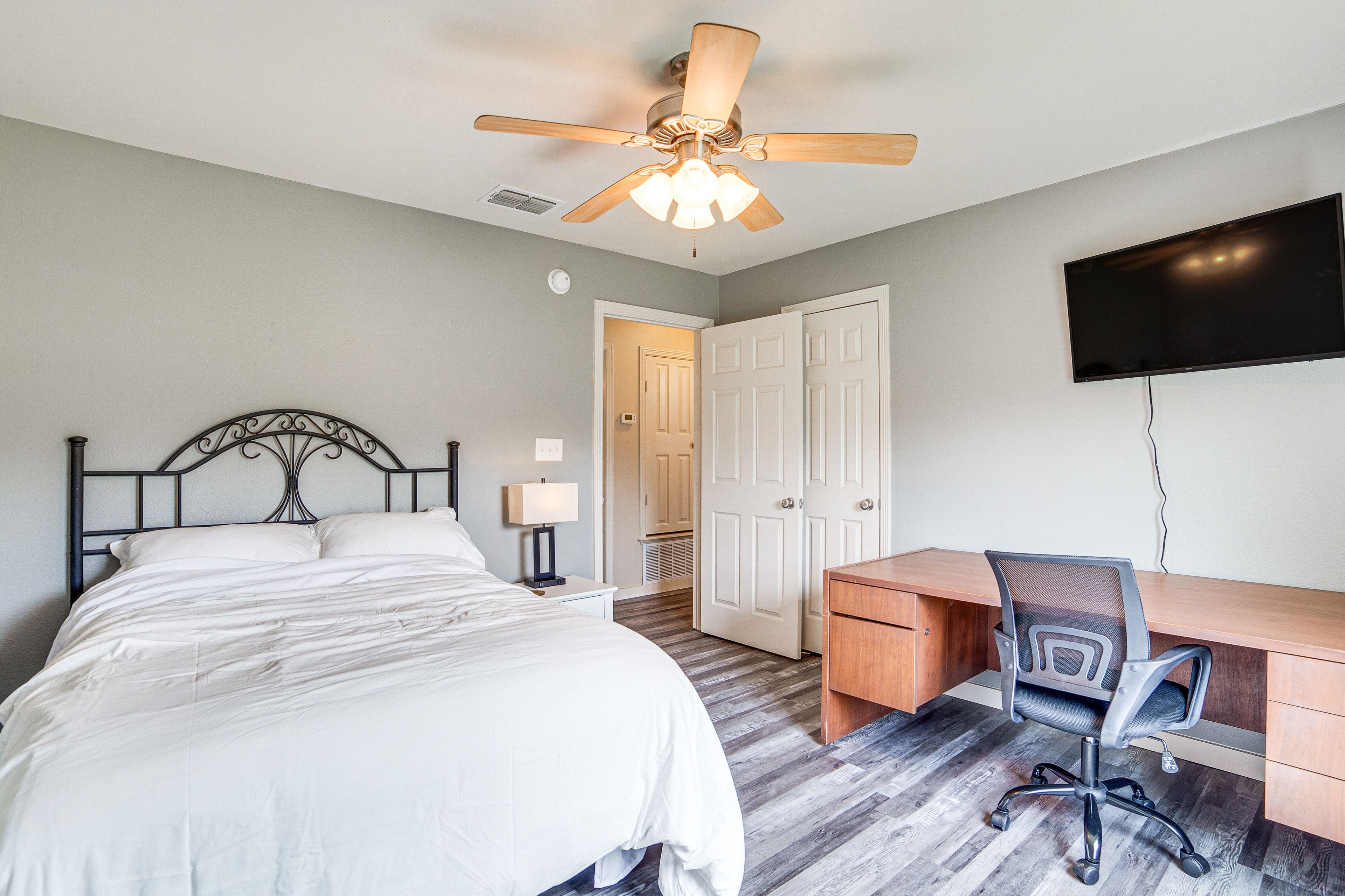 Bedroom 2 | Queen Bed | Dedicated Workspace