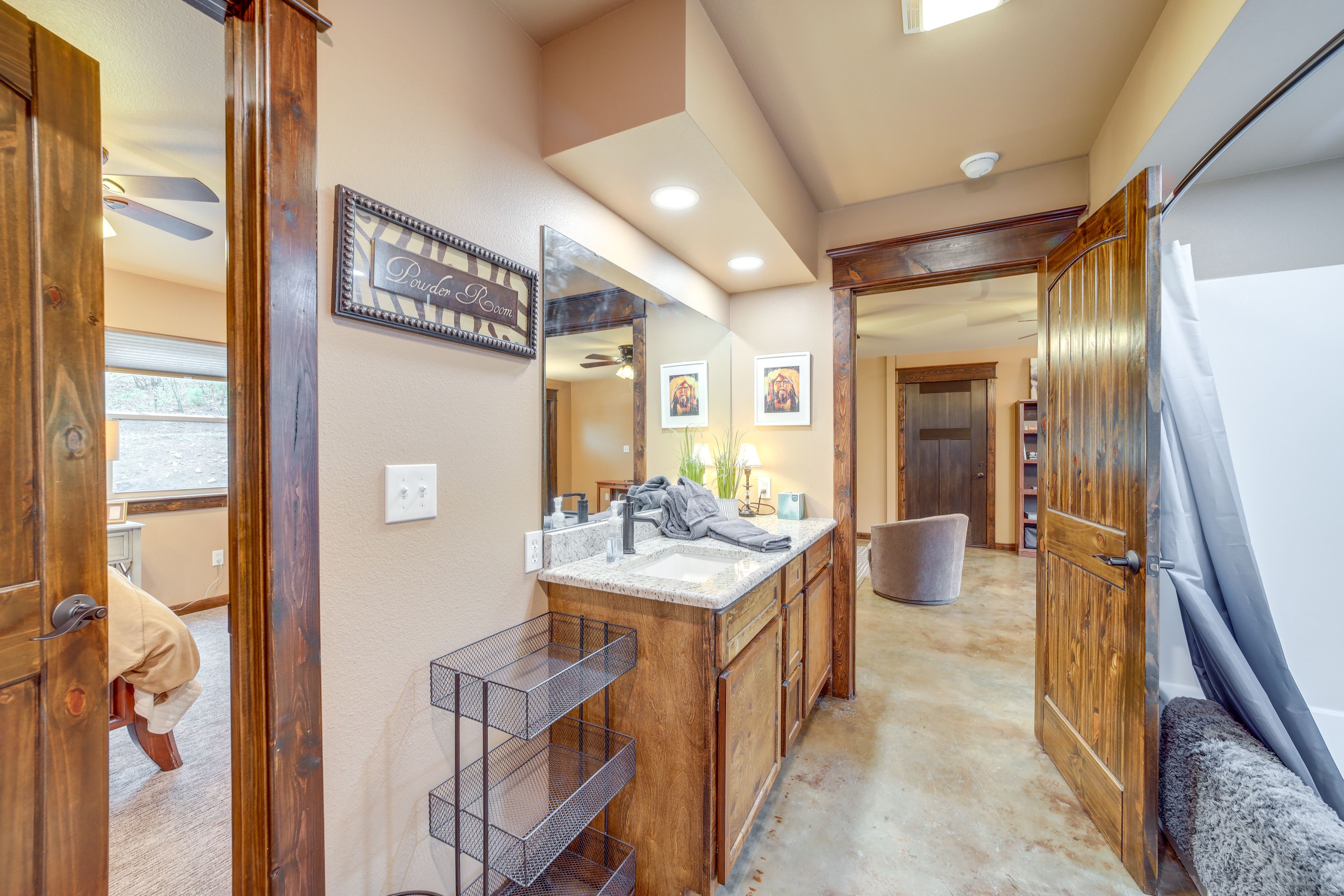 Full Bathroom | 1st Floor | Washer & Dryer