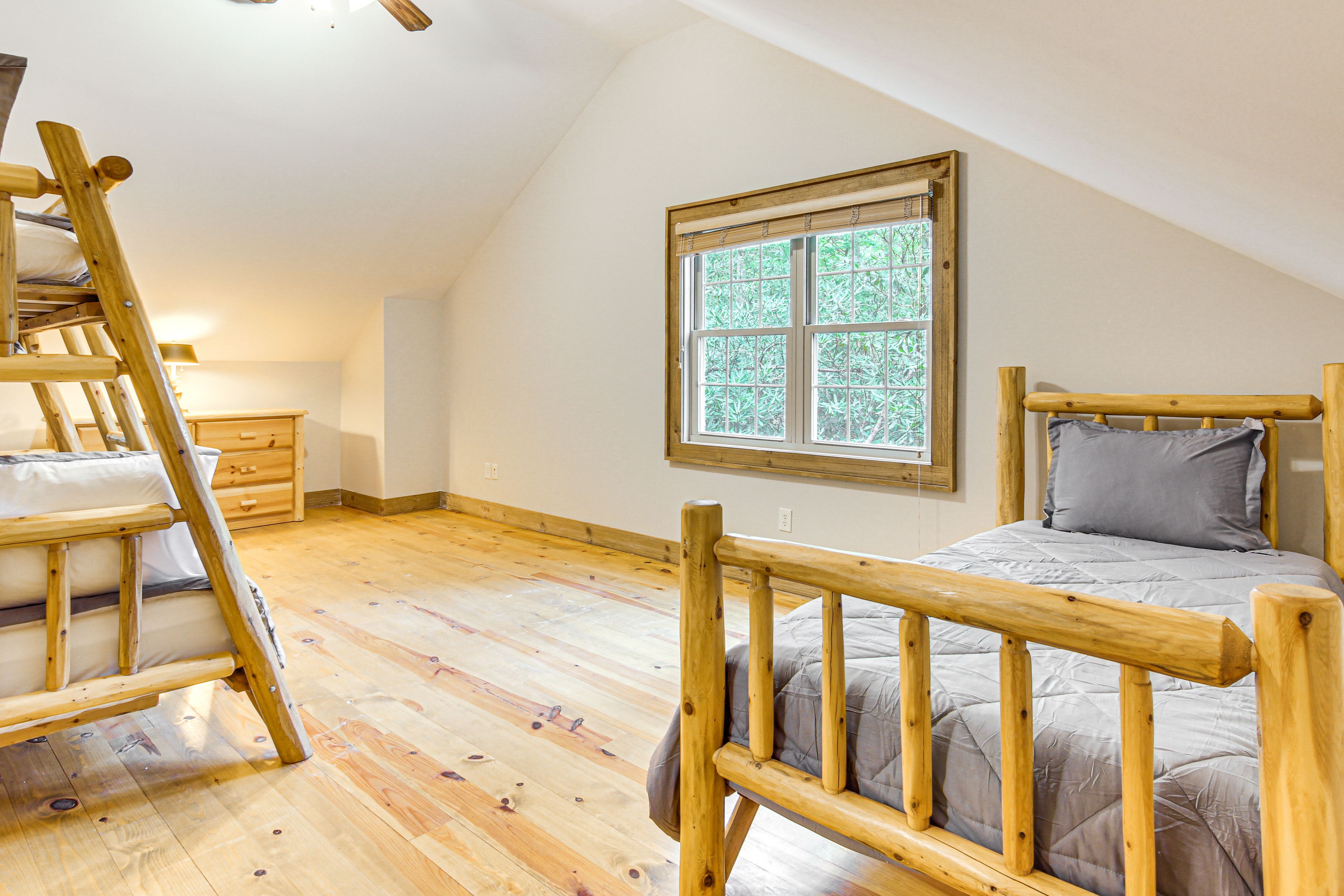 Bedroom 3 | 2nd Floor | Twin/Full Bunk Bed | Twin Bed