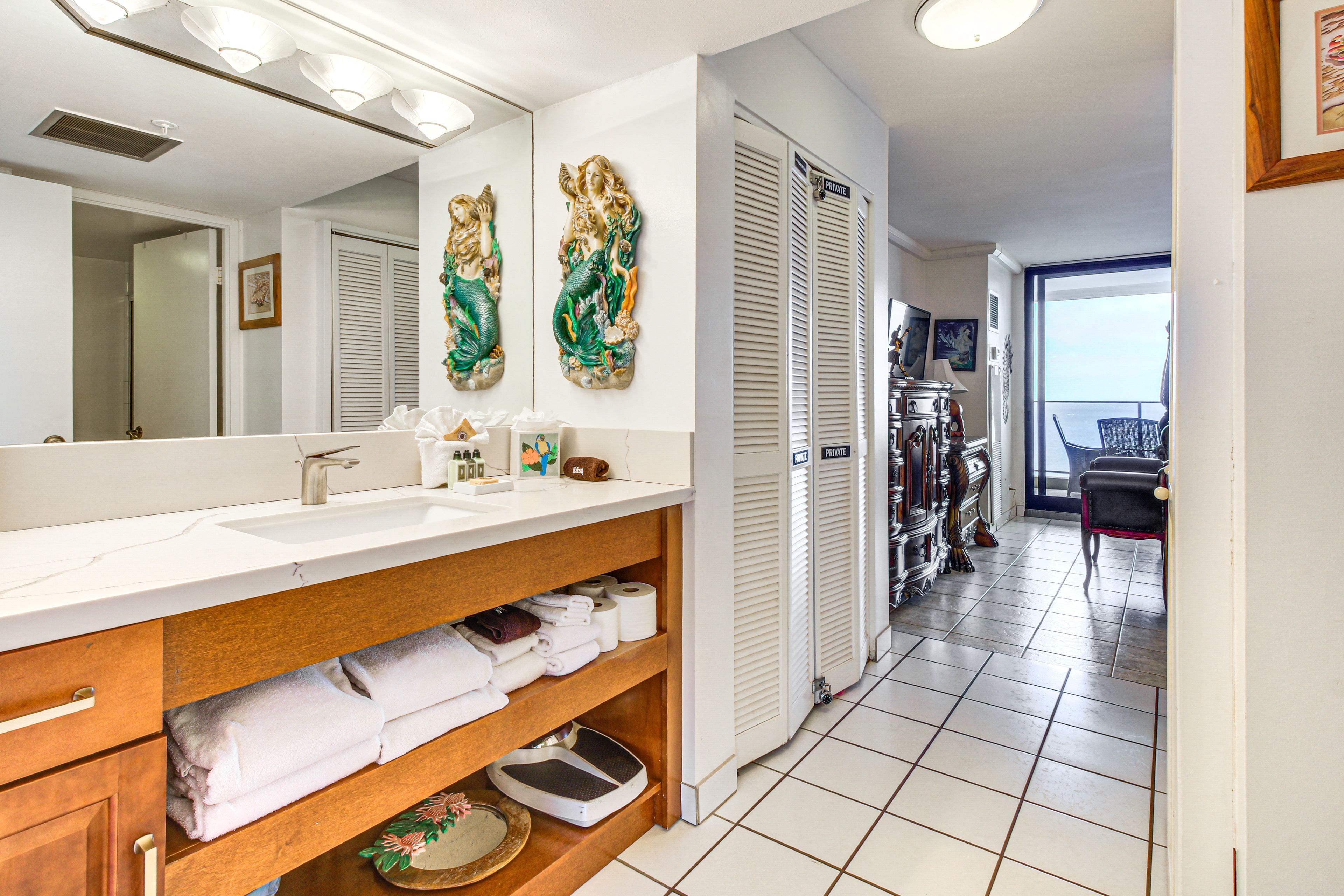 En-Suite Bathroom | Towels Provided