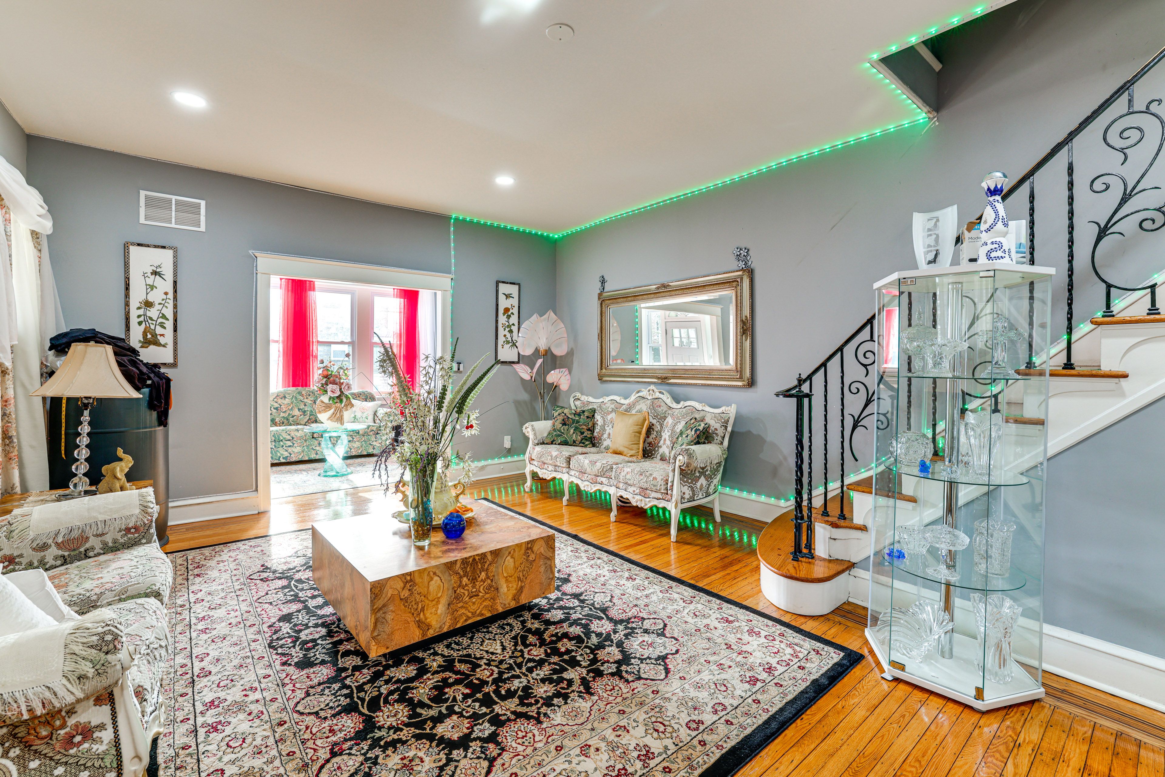 Living Room | Free WiFi | 1st Floor
