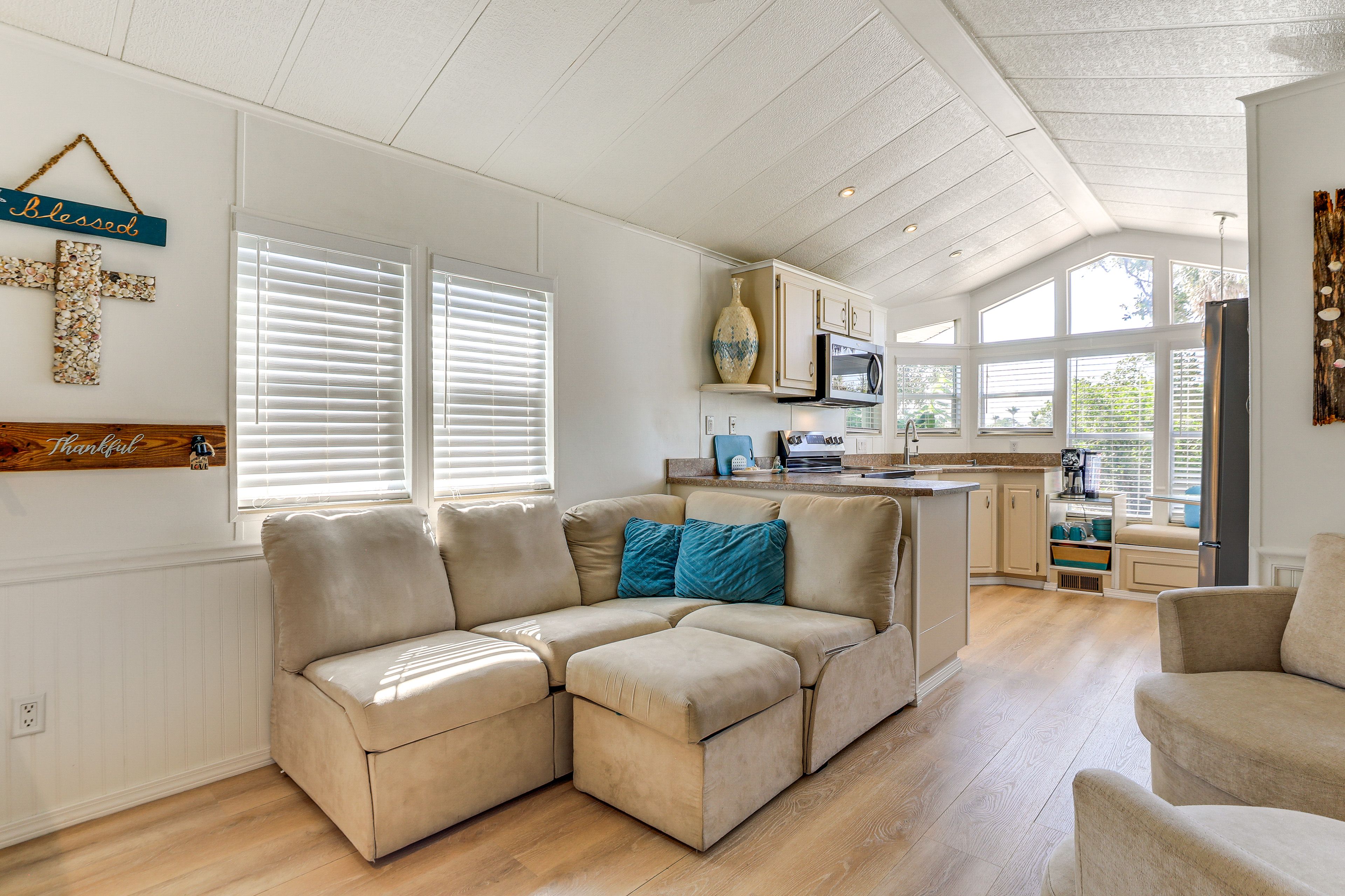 Living Room | Central A/C | Free WiFi