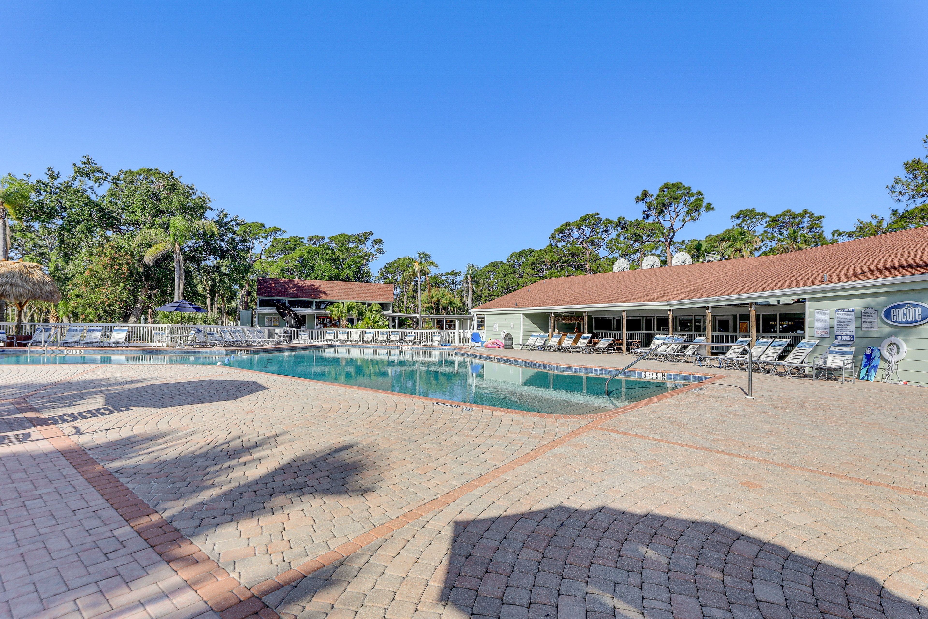 Royal Coachman | Community Amenities