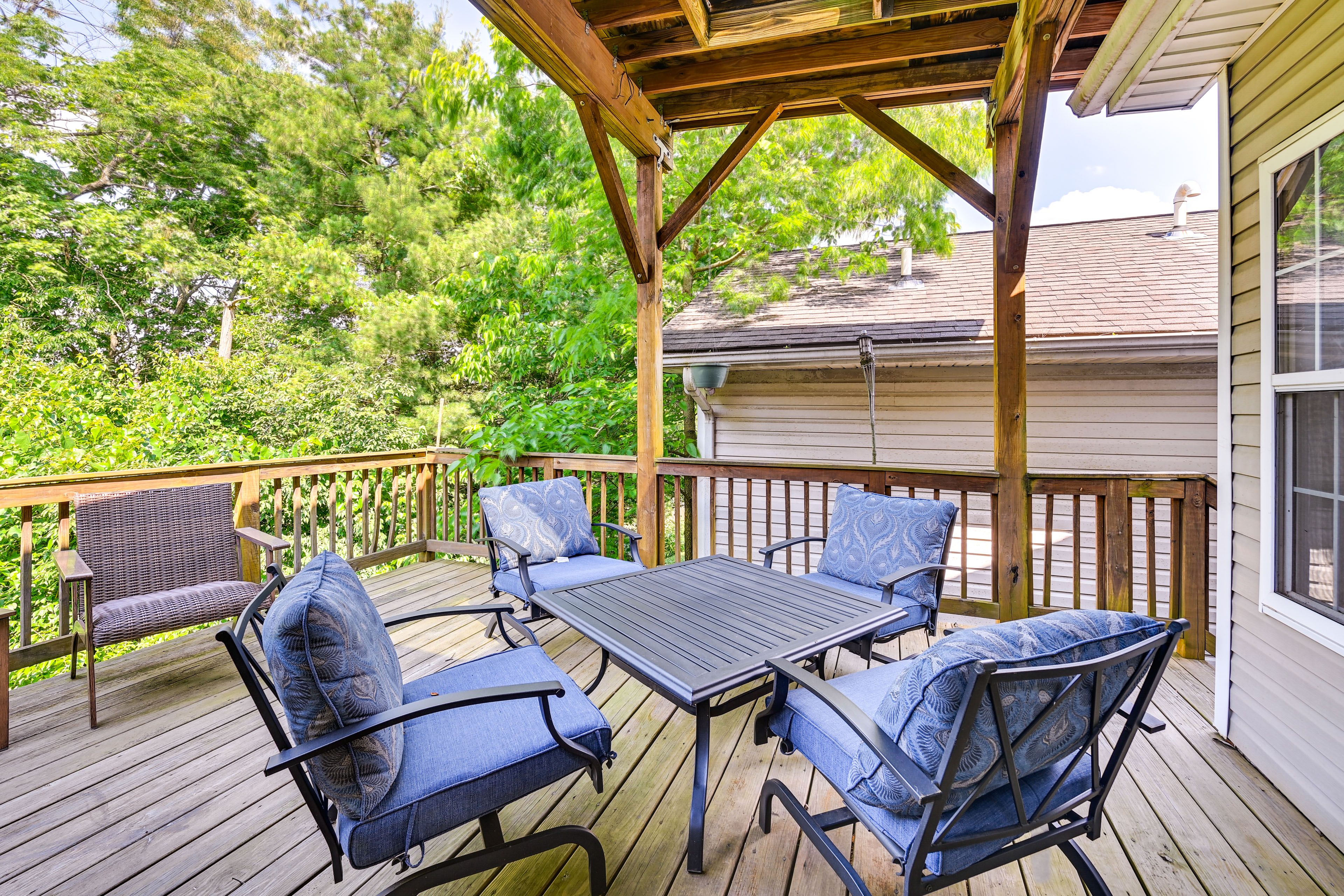 Lexington Vacation Rental | 3BR | 2BA | 1,200 Sq Ft | 1 Step to Enter