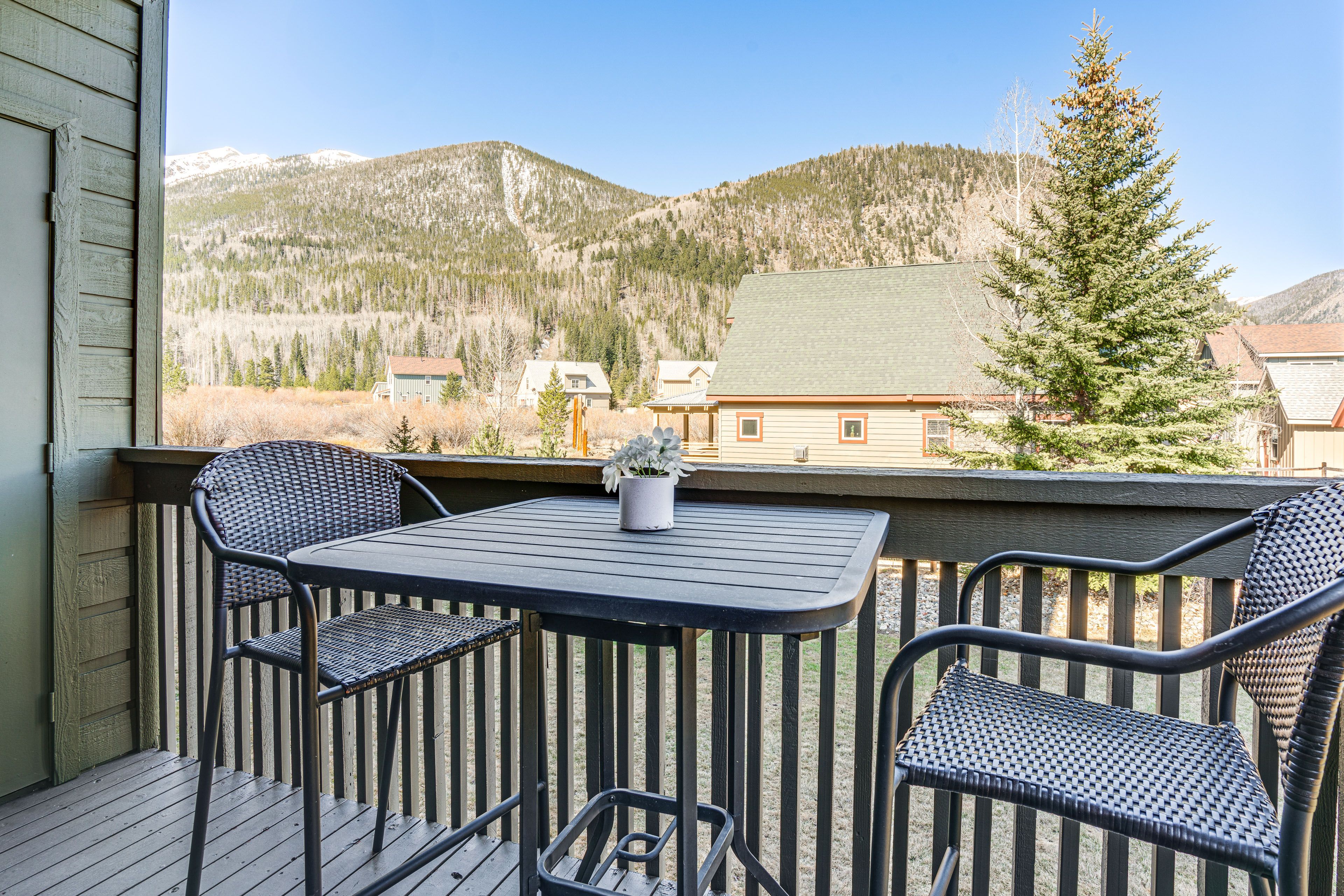 Private Balcony | Access via Living Room