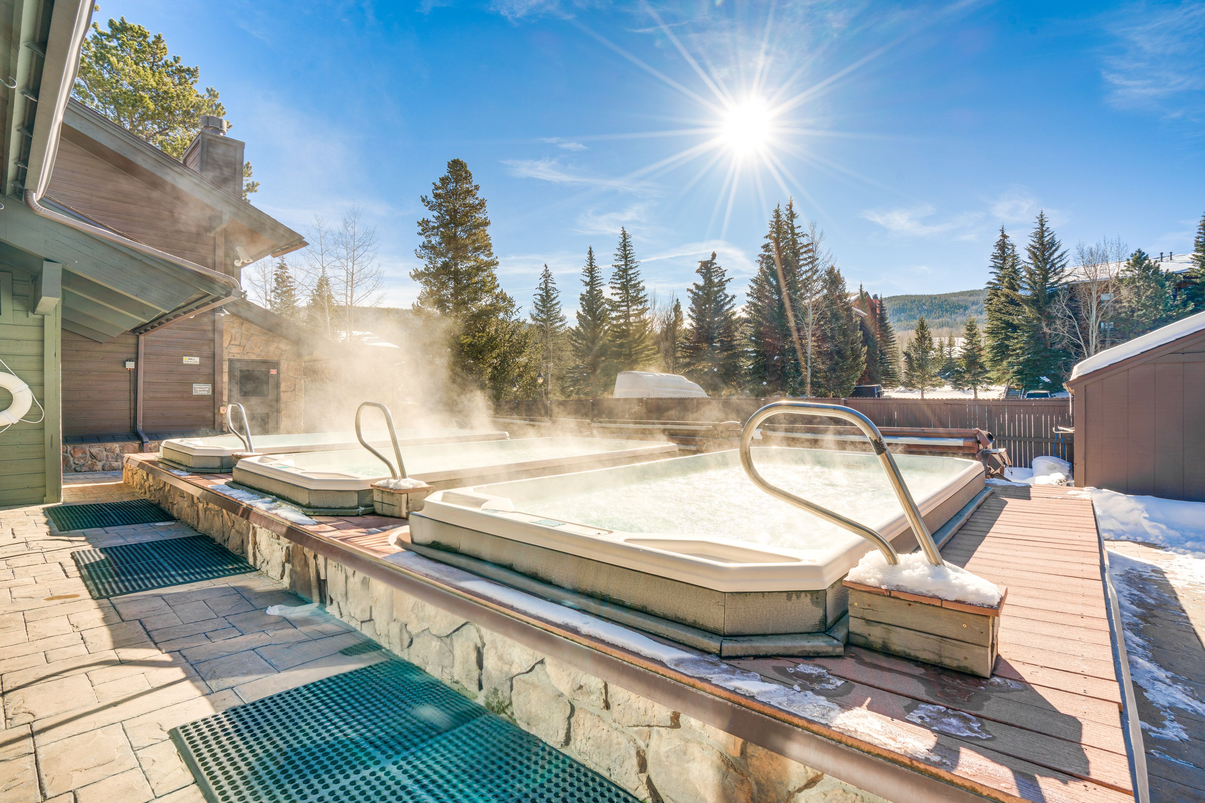 Mountainside Condos | Community Hot Tubs | Single-Story Unit | 1st-Floor Condo