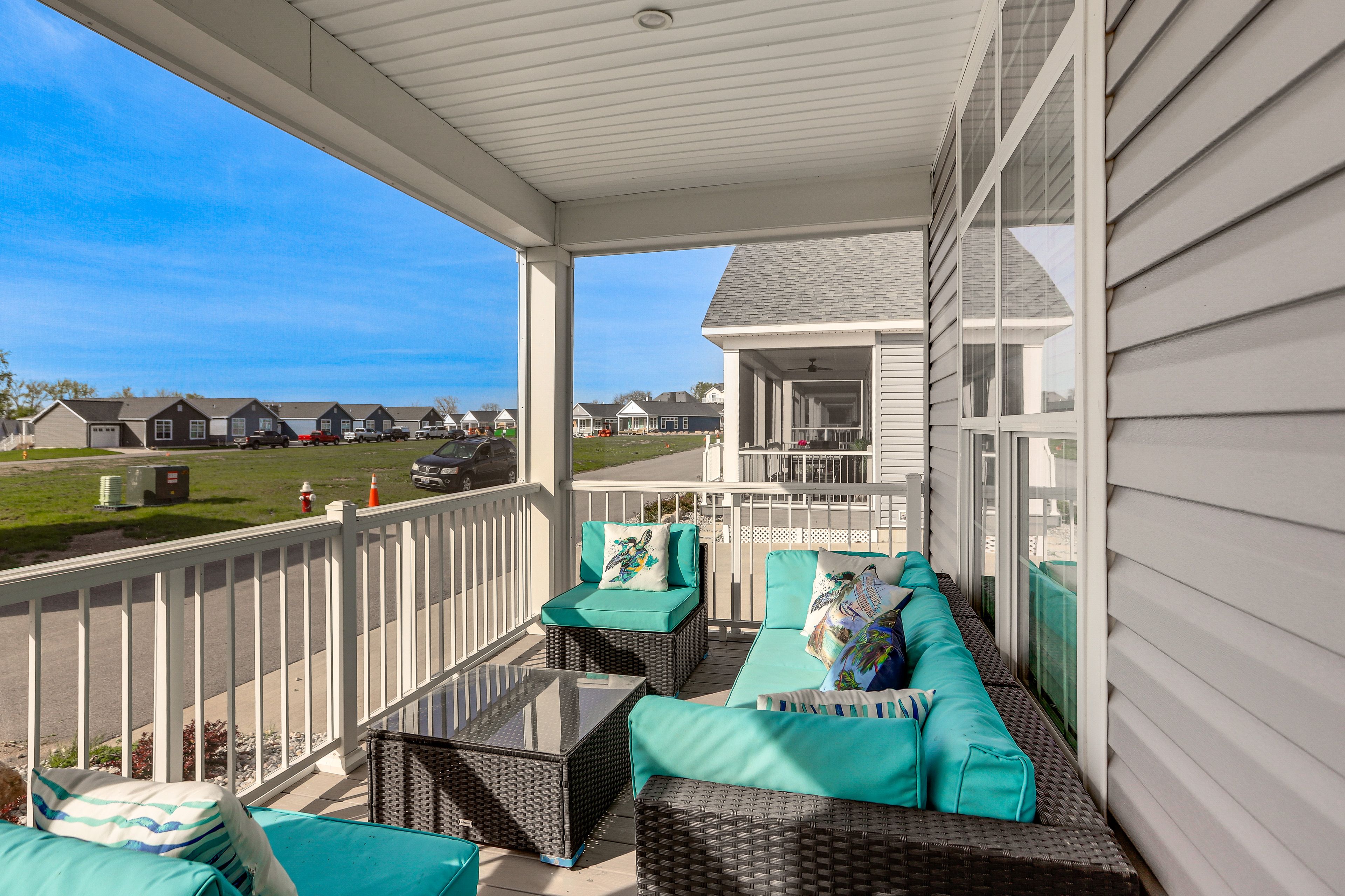 Private Screened Porch