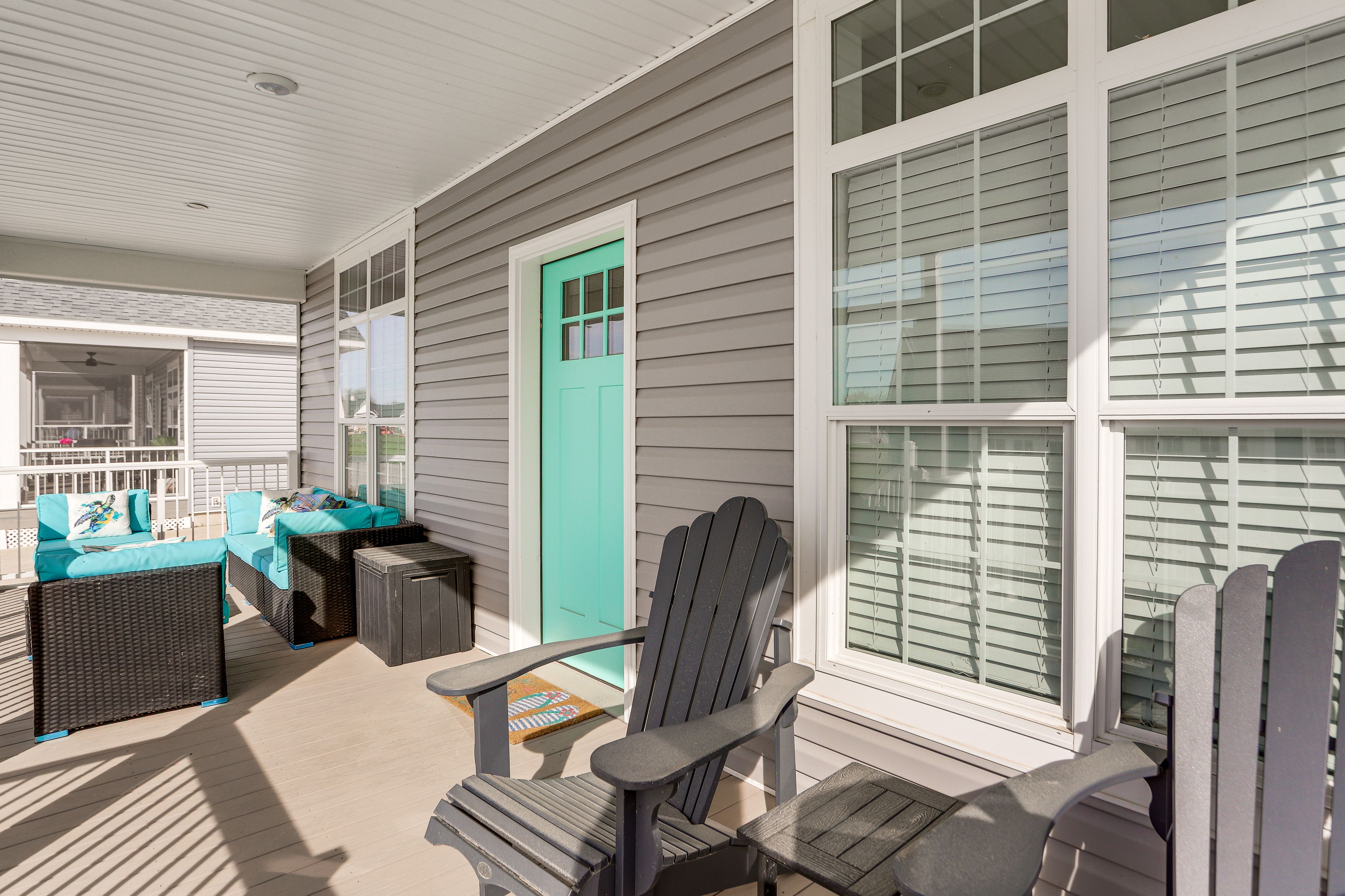 Private Screened Porch