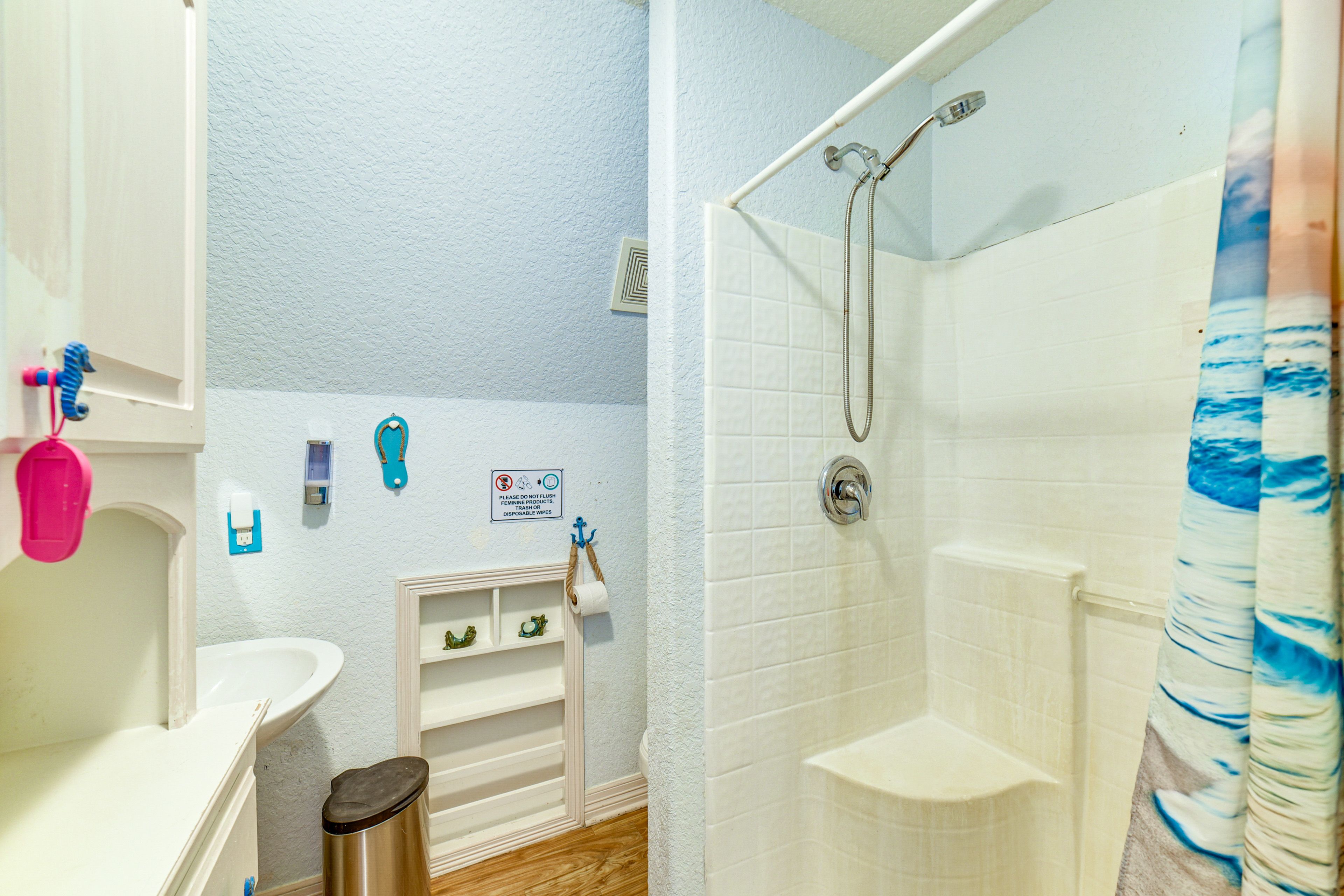 Bathroom | 1st Floor