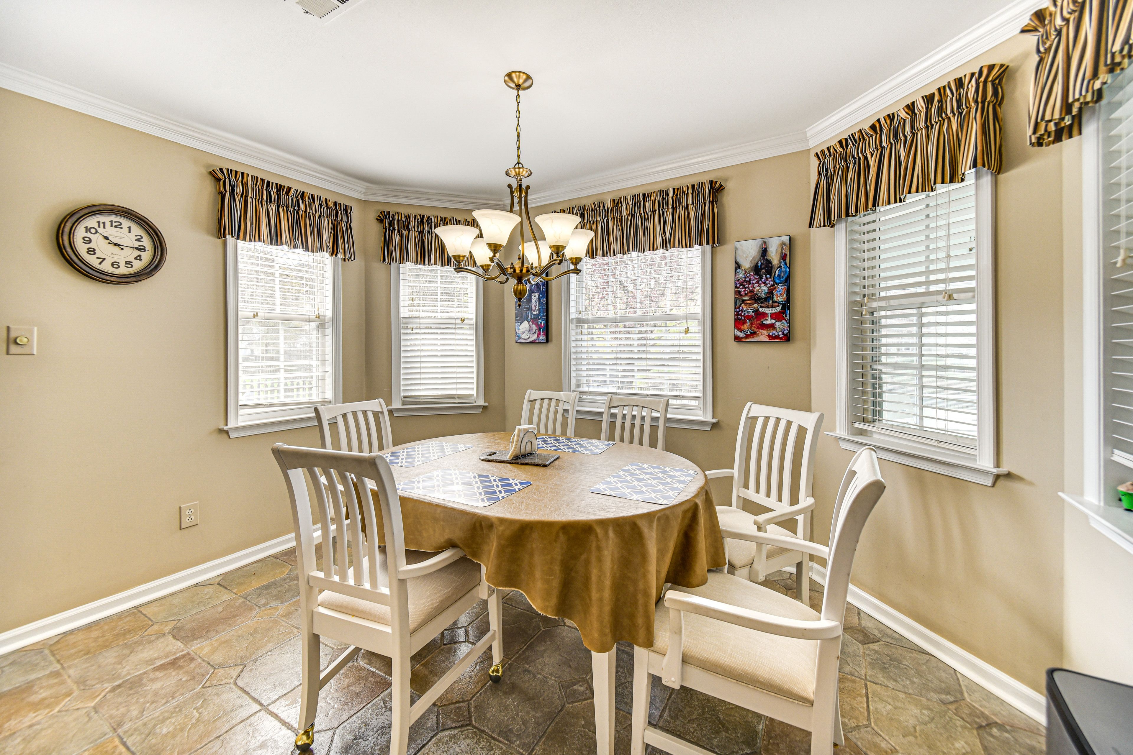 Breakfast Nook | 1st Floor