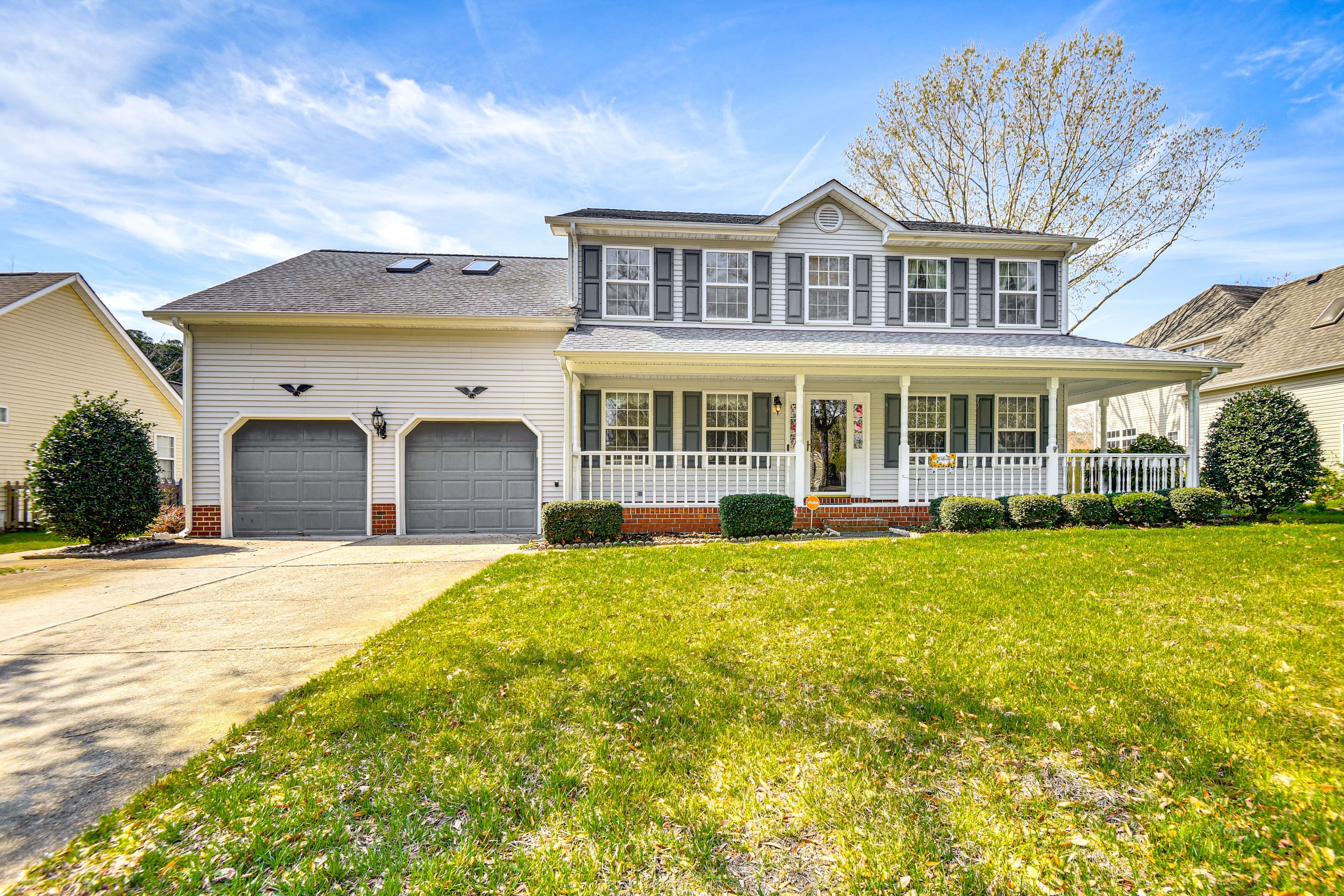 Virginia Beach Vacation Rental | 2BR | 2.5BA | 2,000 Sq Ft | 3 Steps to Enter