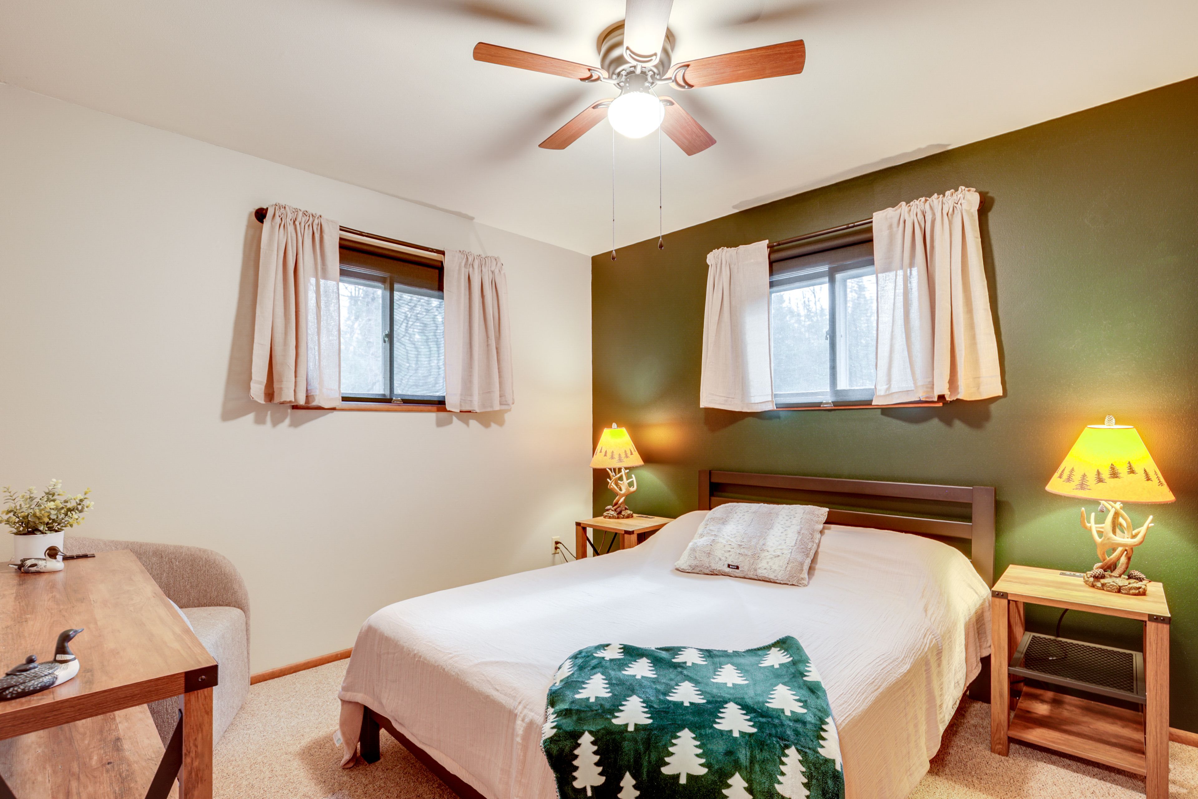 Bedroom 1 | 1st Floor | Queen Bed