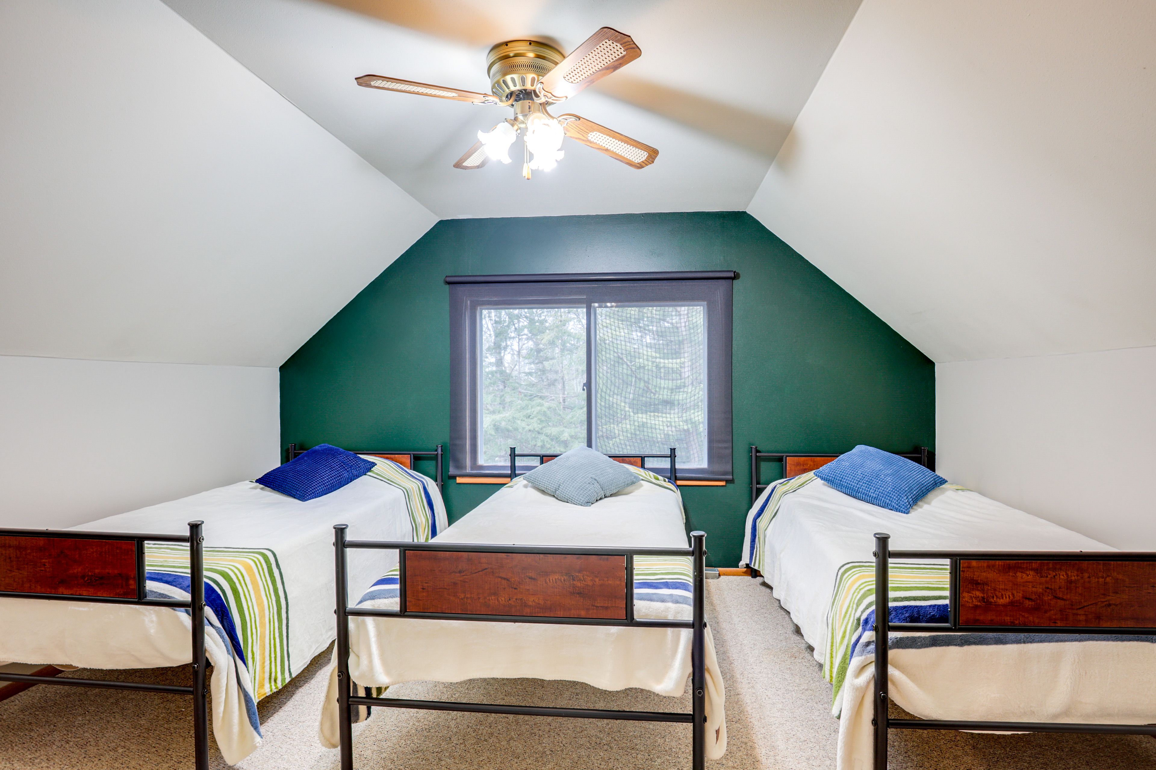 Bedroom 4 | 2nd Floor | 3 Twin Beds