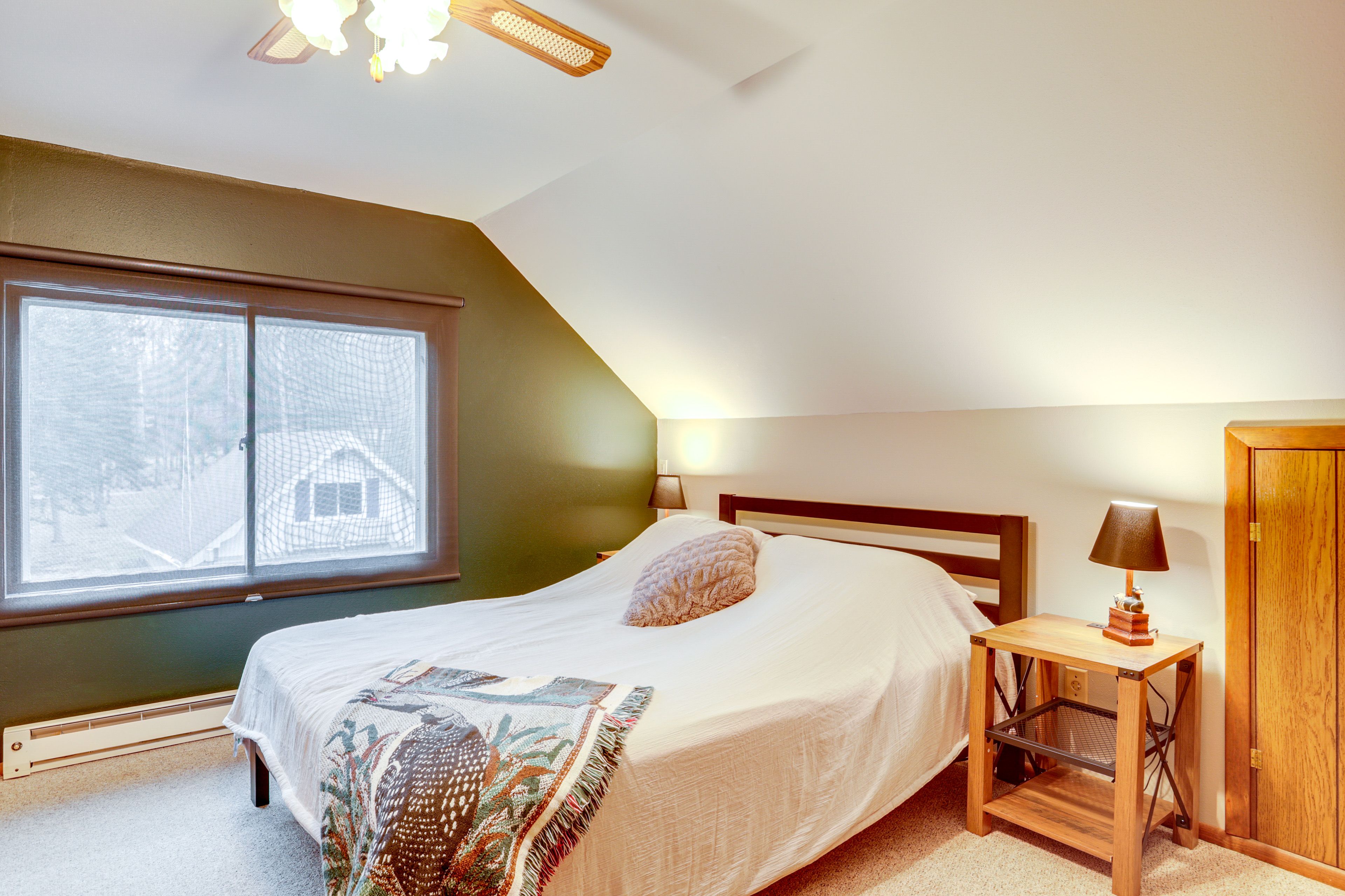Bedroom 3 | 2nd Floor | Queen Bed