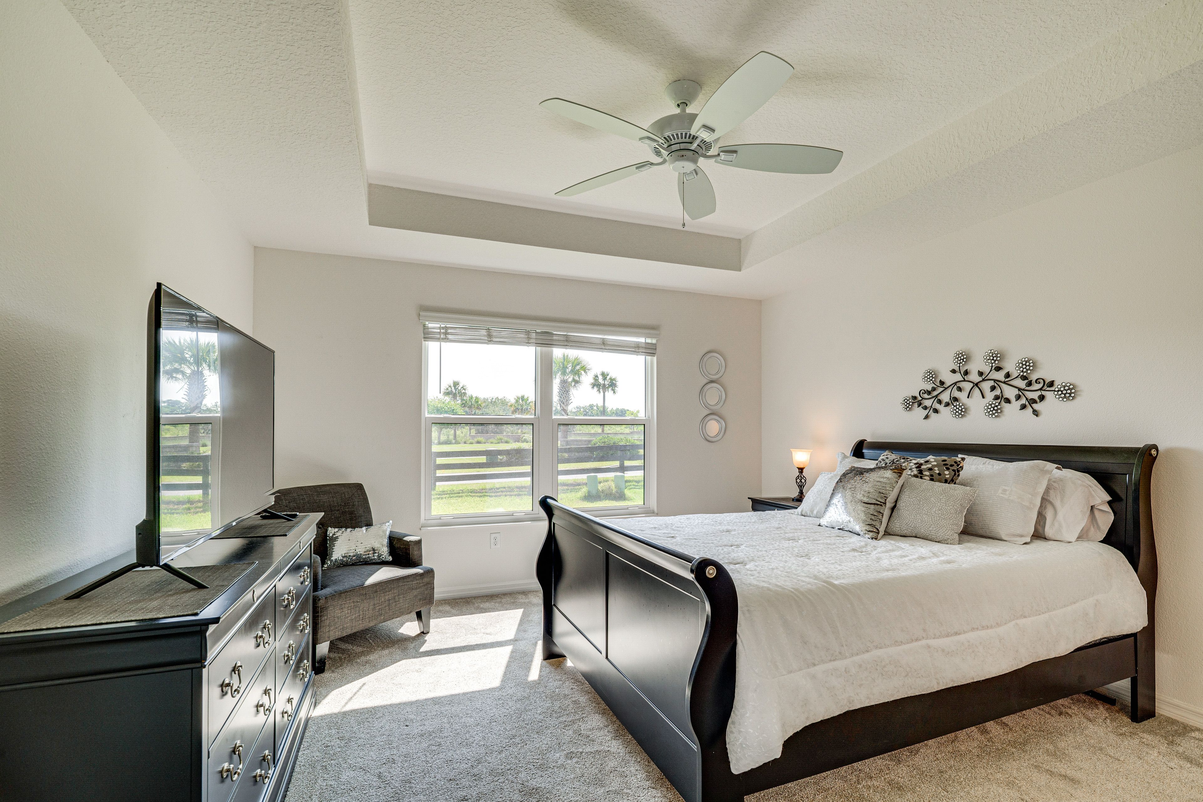 Bedroom 2 | Queen Bed