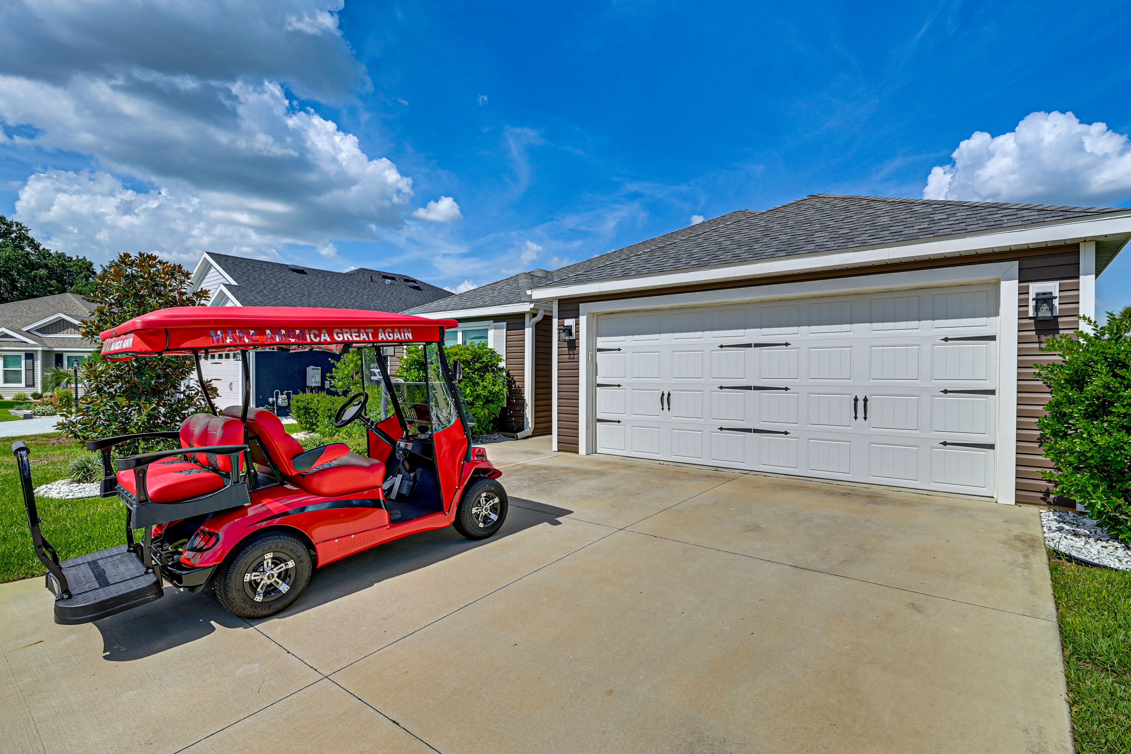 Parking | Driveway (2 Vehicles) | Garage (1 Vehicle)