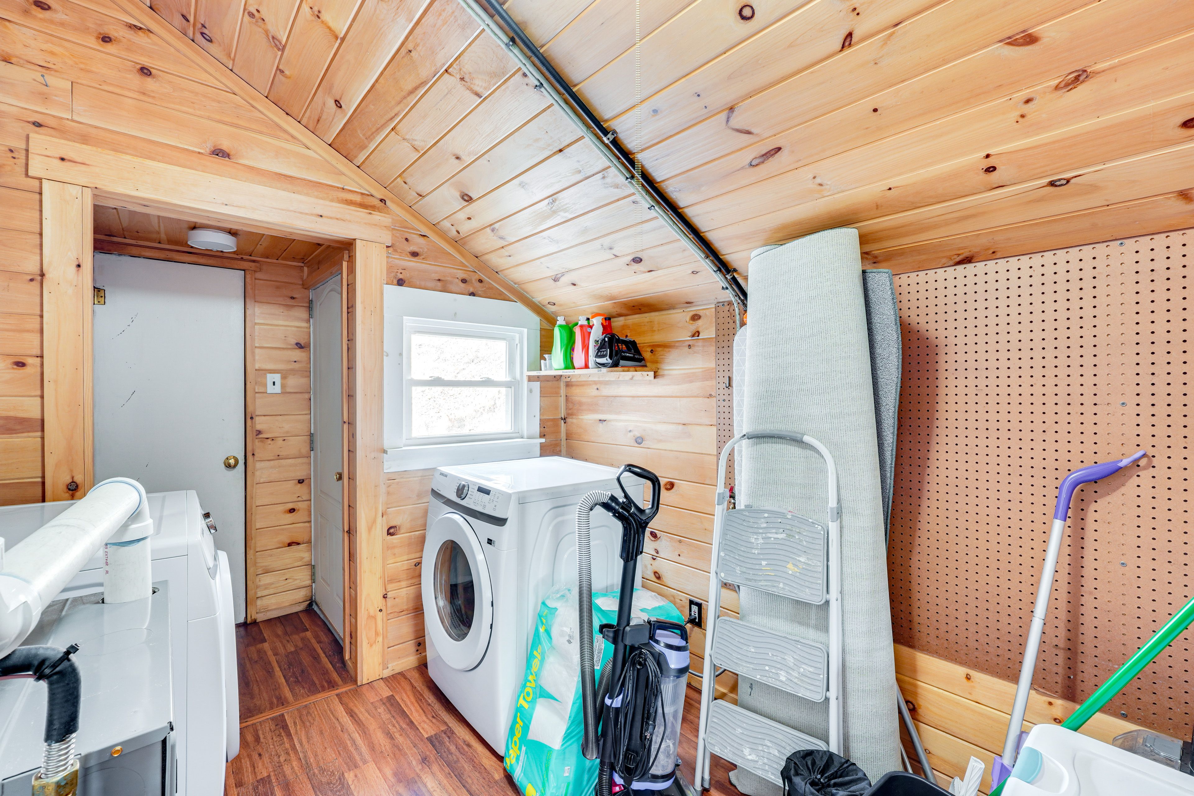 Laundry Room | 1st Floor | Washer & Dryer