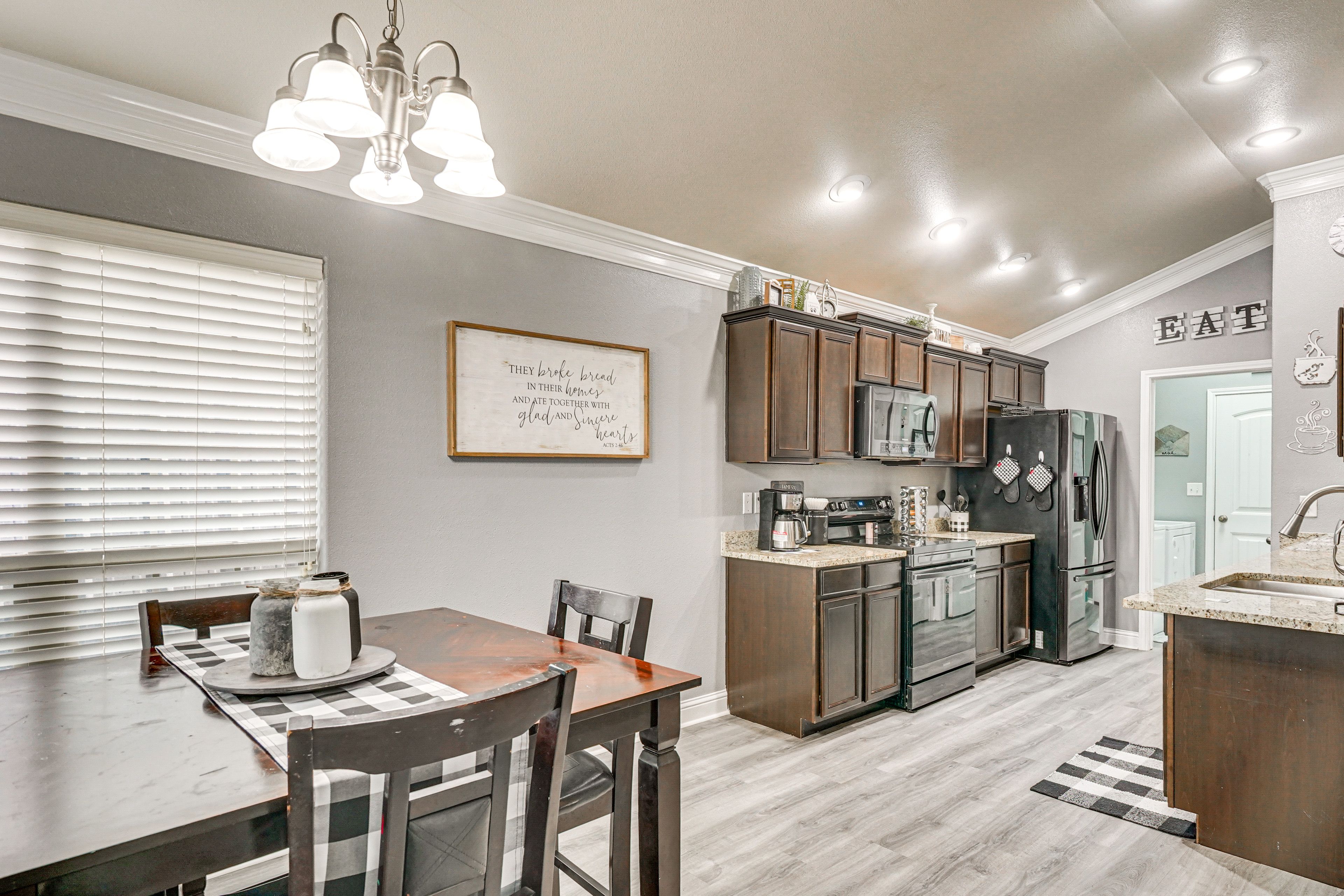 Dining Area | Dishware & Flatware