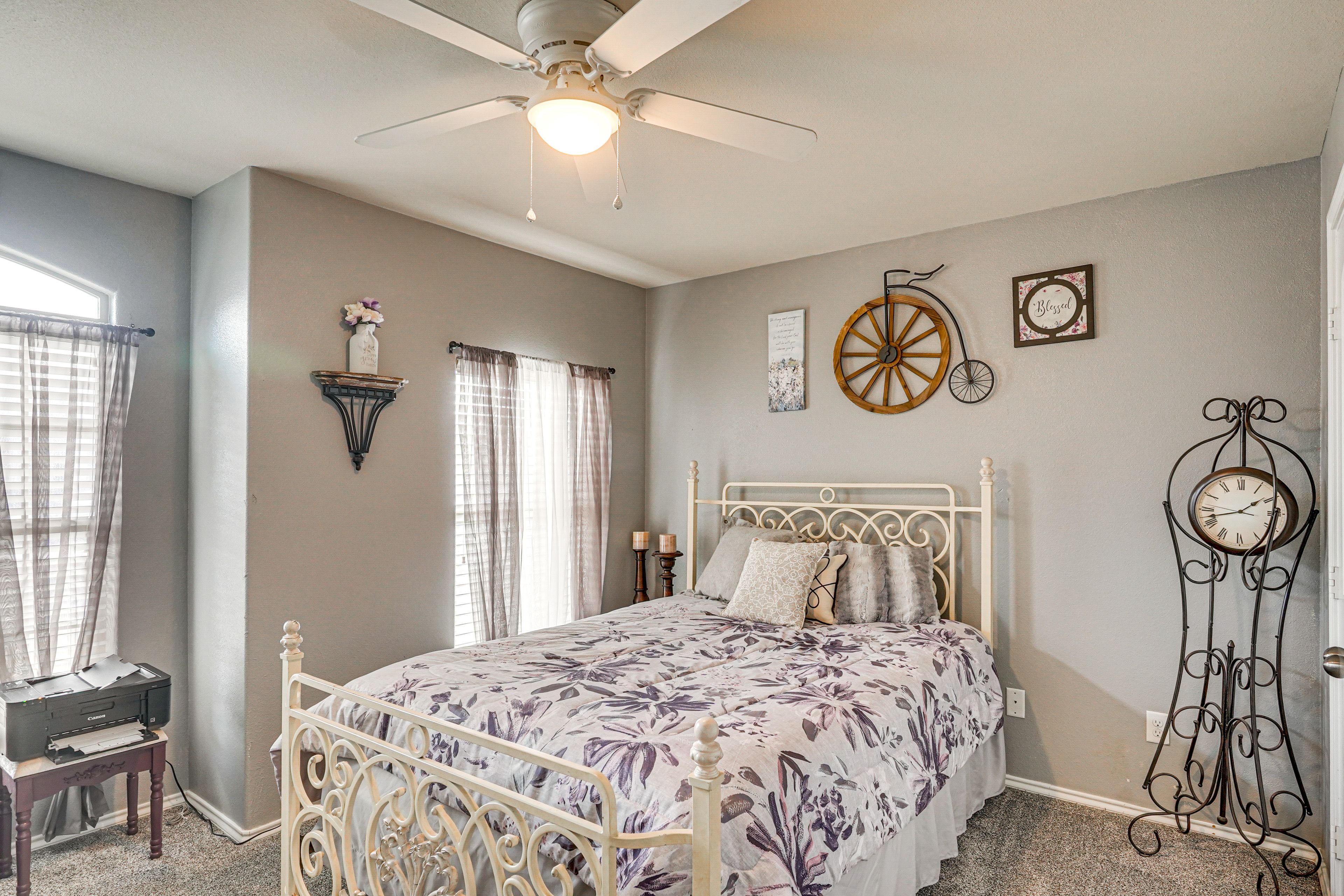 Bedroom 2 | Queen Bed