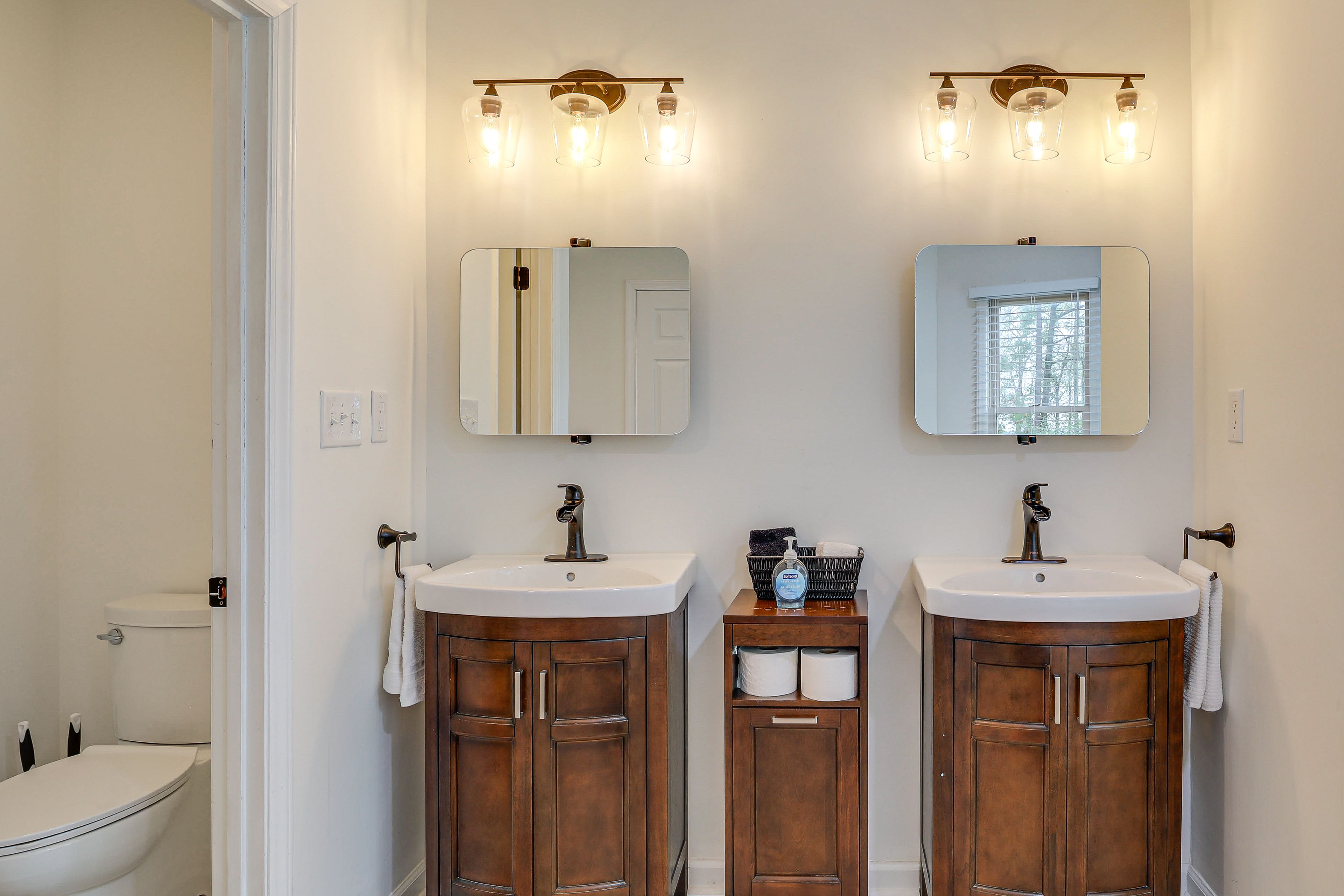 En-Suite Bathroom | Towels Provided