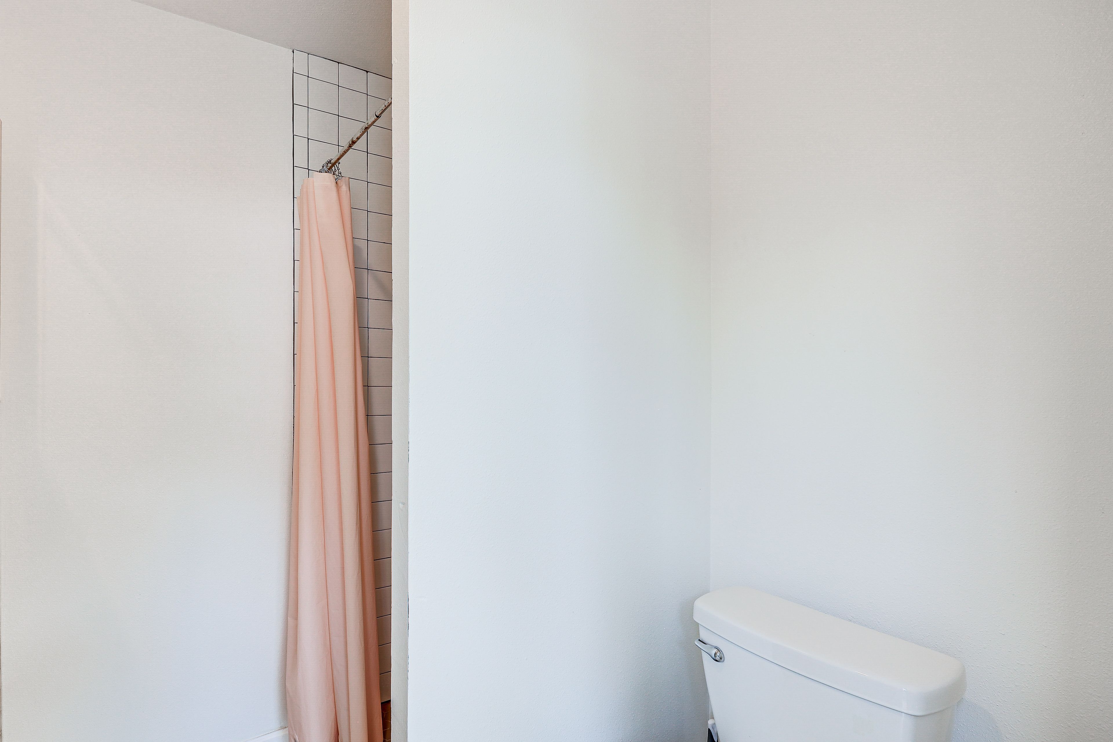 Full Bathroom | 1st Floor