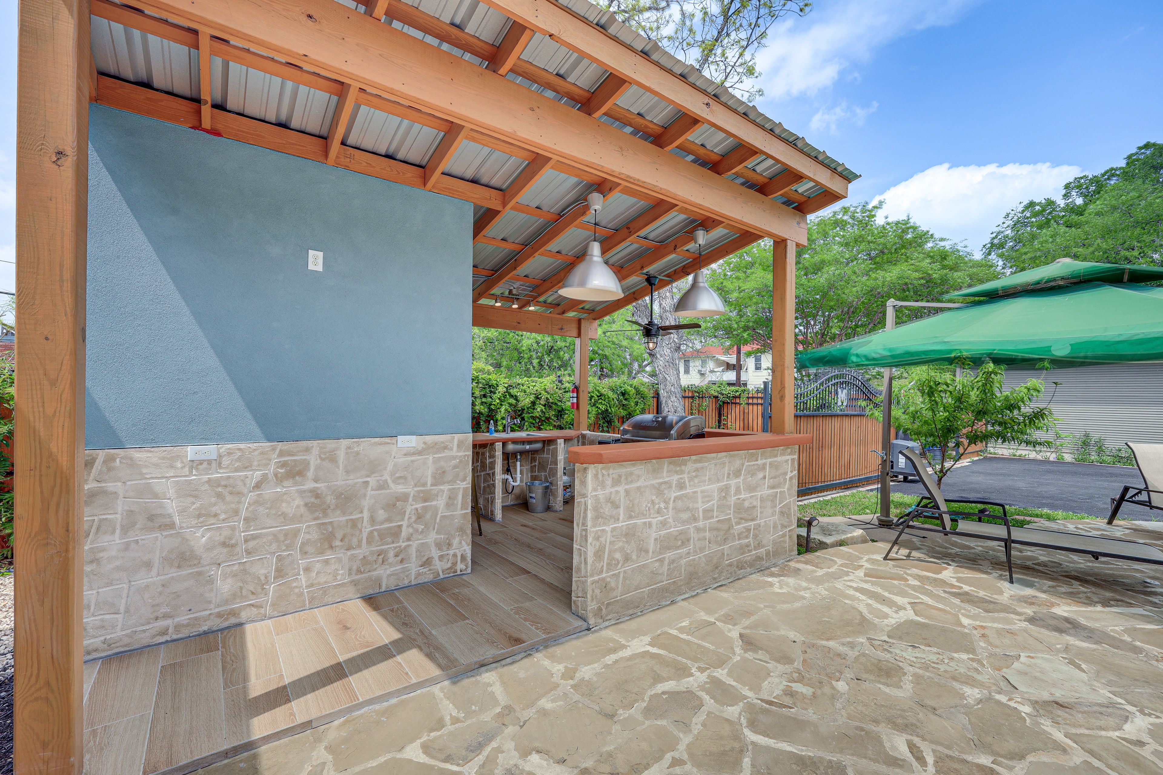 Outdoor Kitchen | Gas Grill
