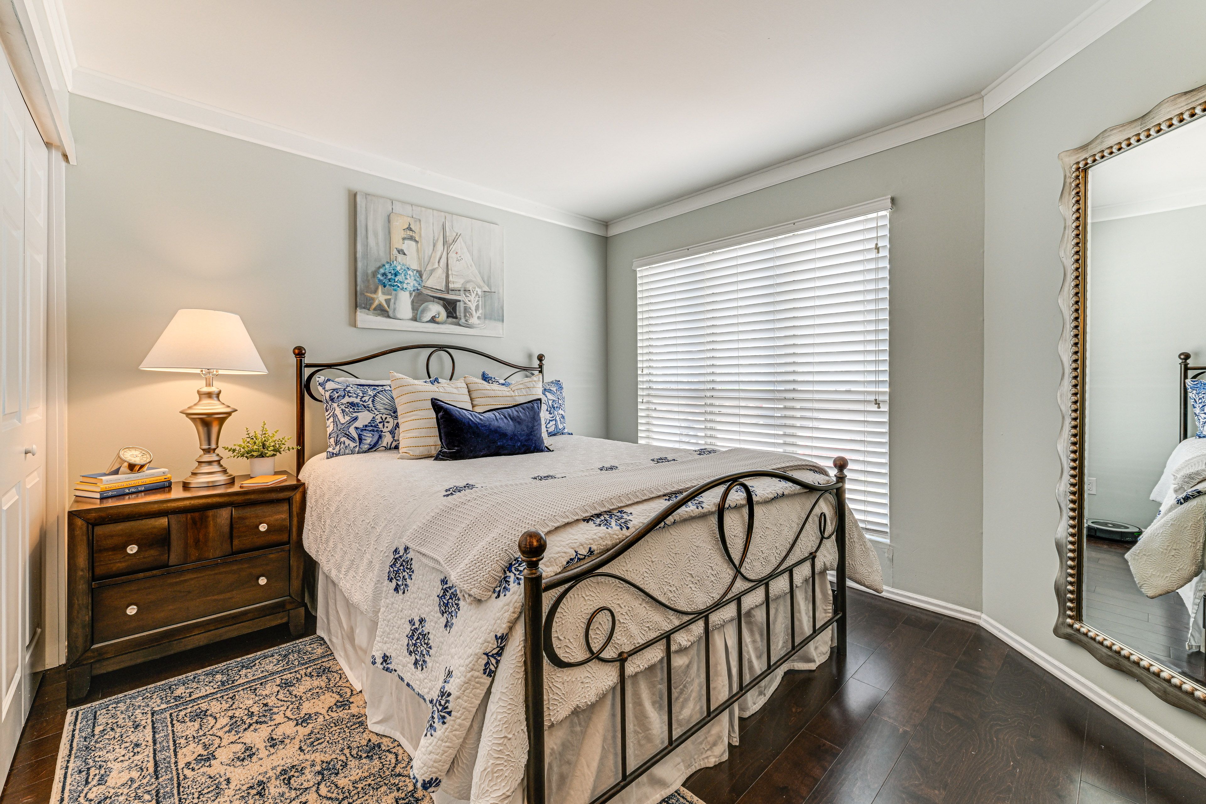 Bedroom 2 | Queen Bed