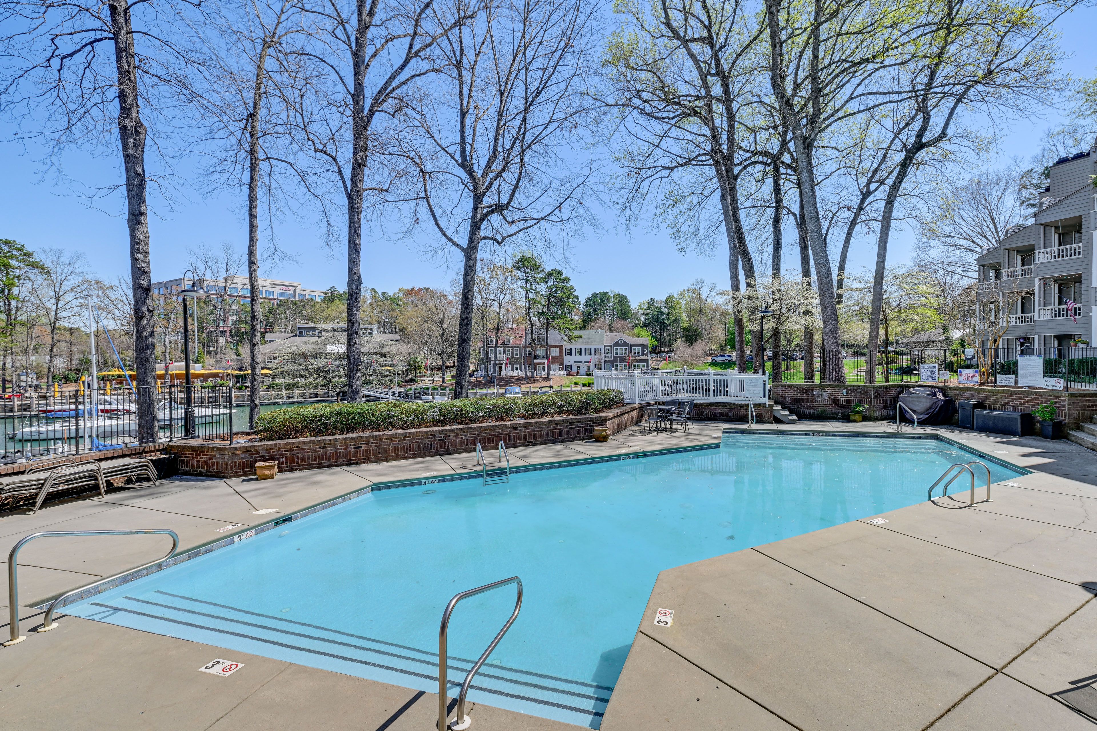 Davidson Landing | Community Amenities | Marina | Pool | Tennis Courts