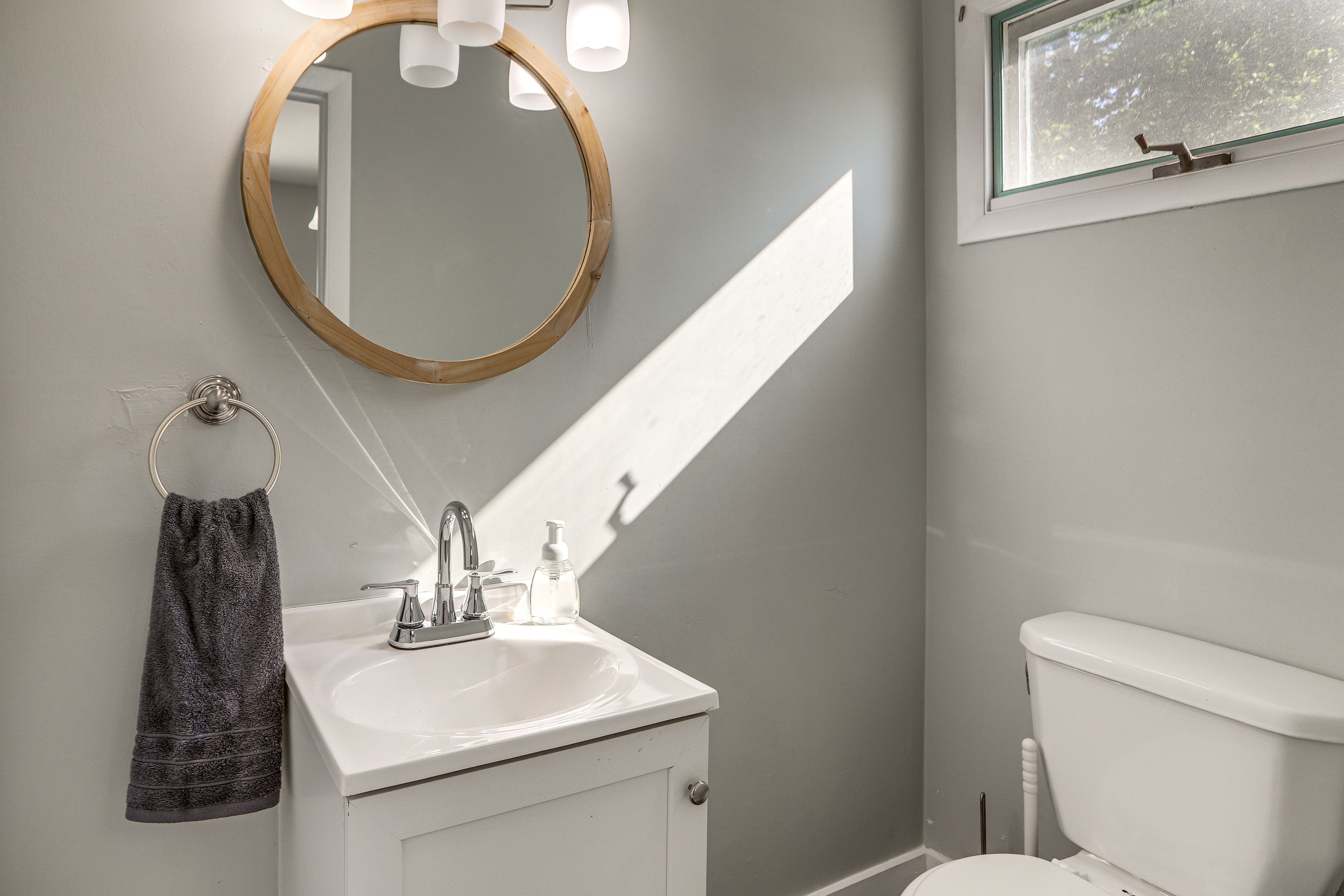 Half Bathroom | 1st Floor