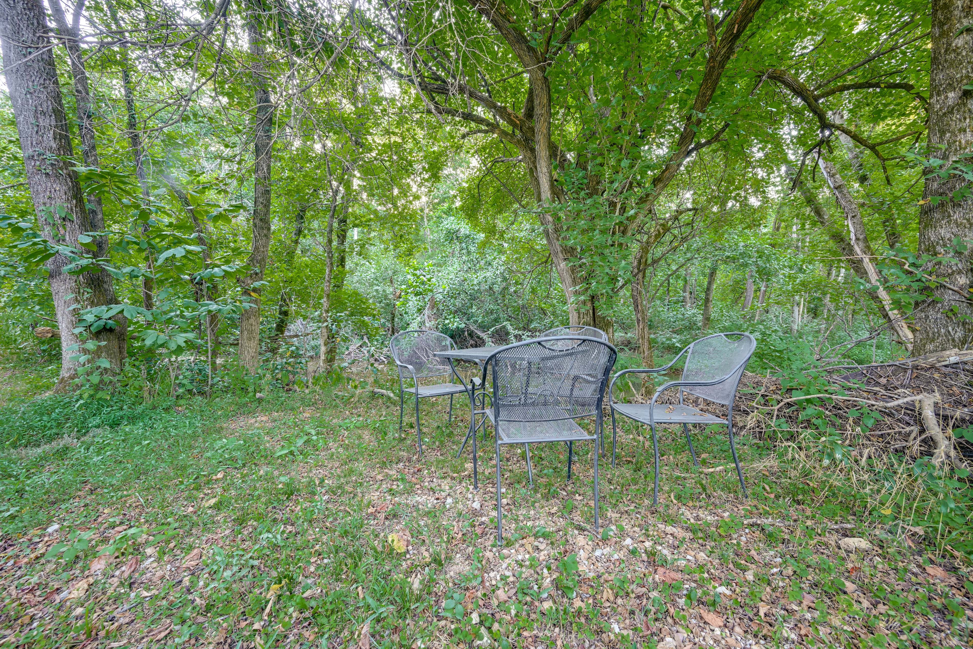 Creek Access | Outdoor Seating