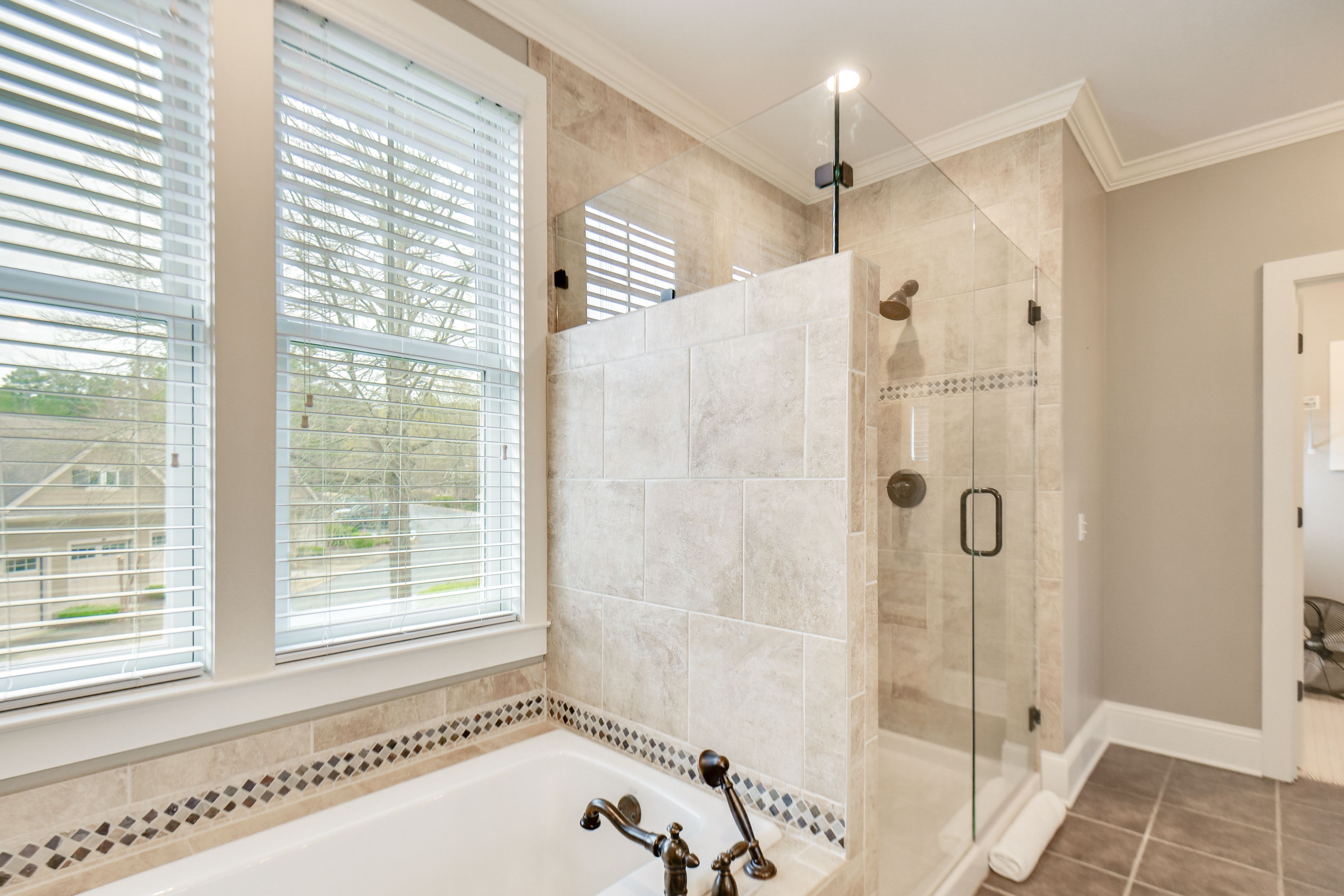 En-Suite Bathroom | 1st Floor