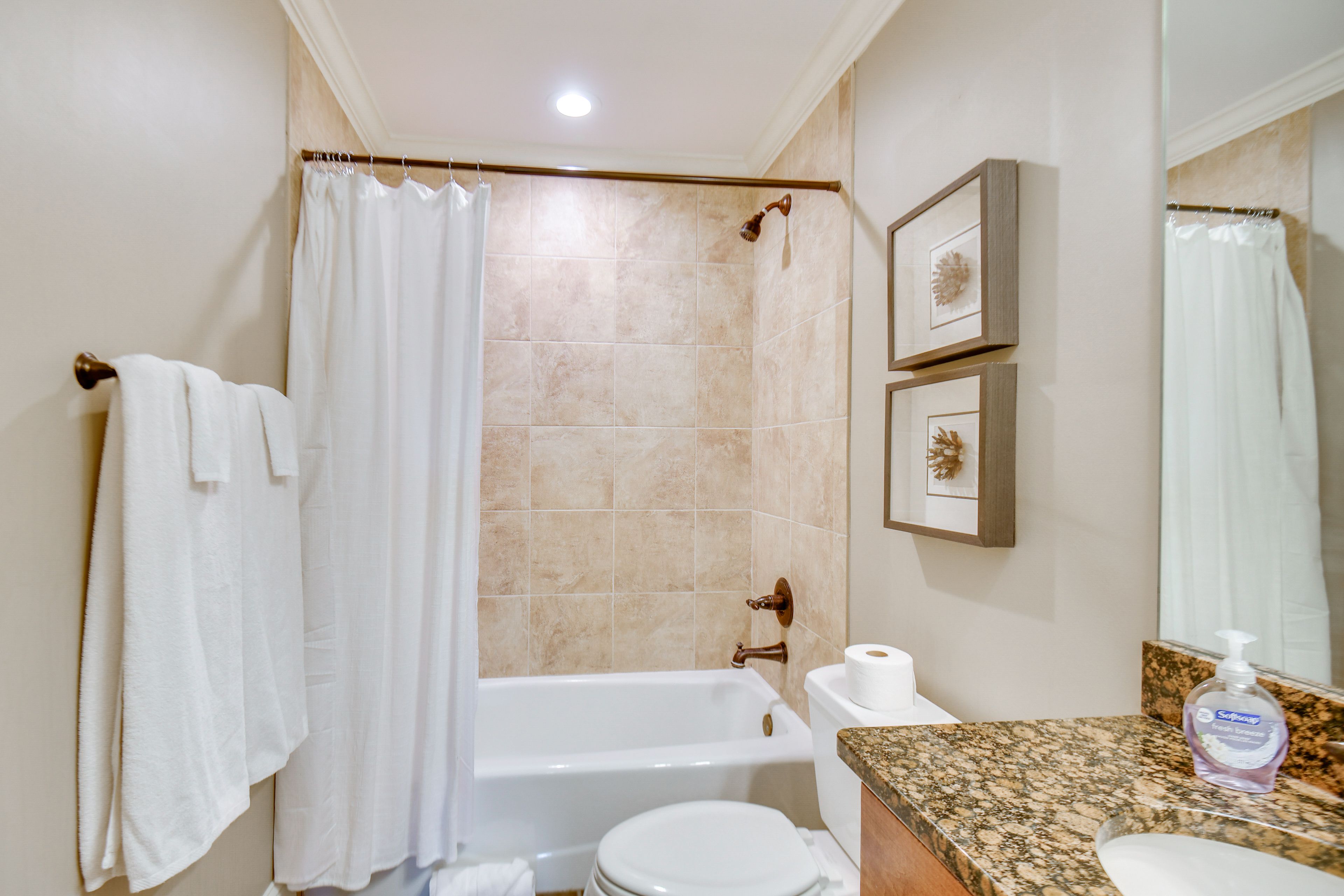 Bathroom | 1st Floor