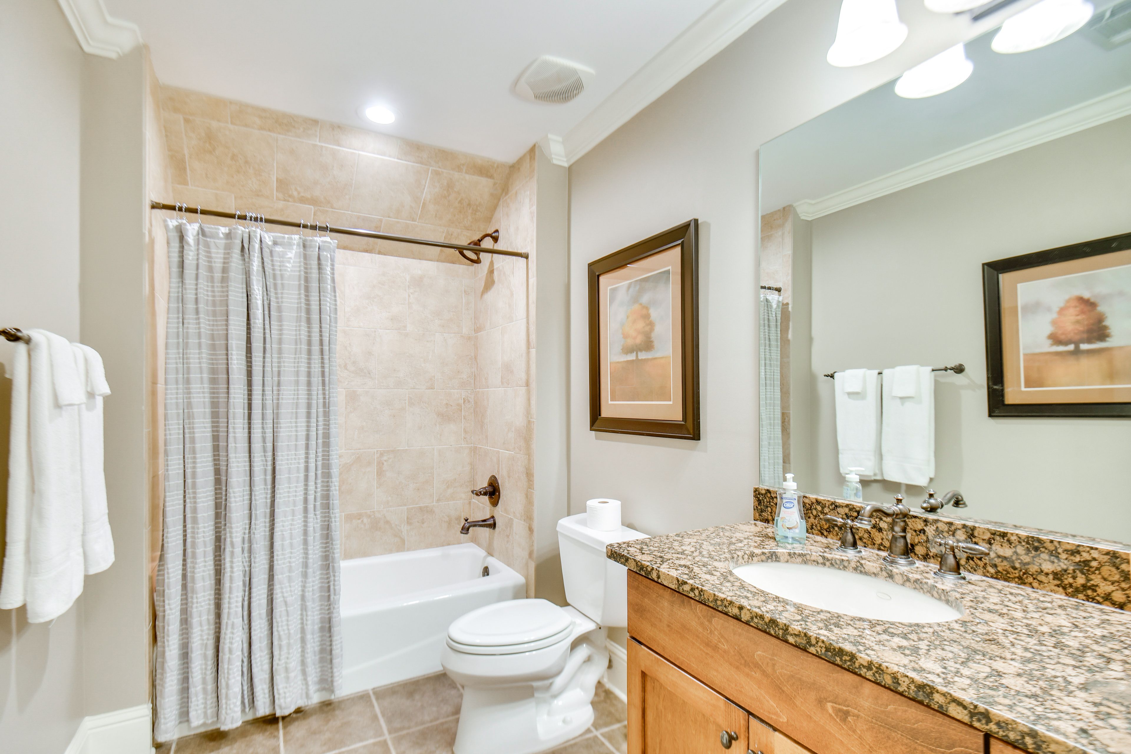 Bathroom | 2nd Floor