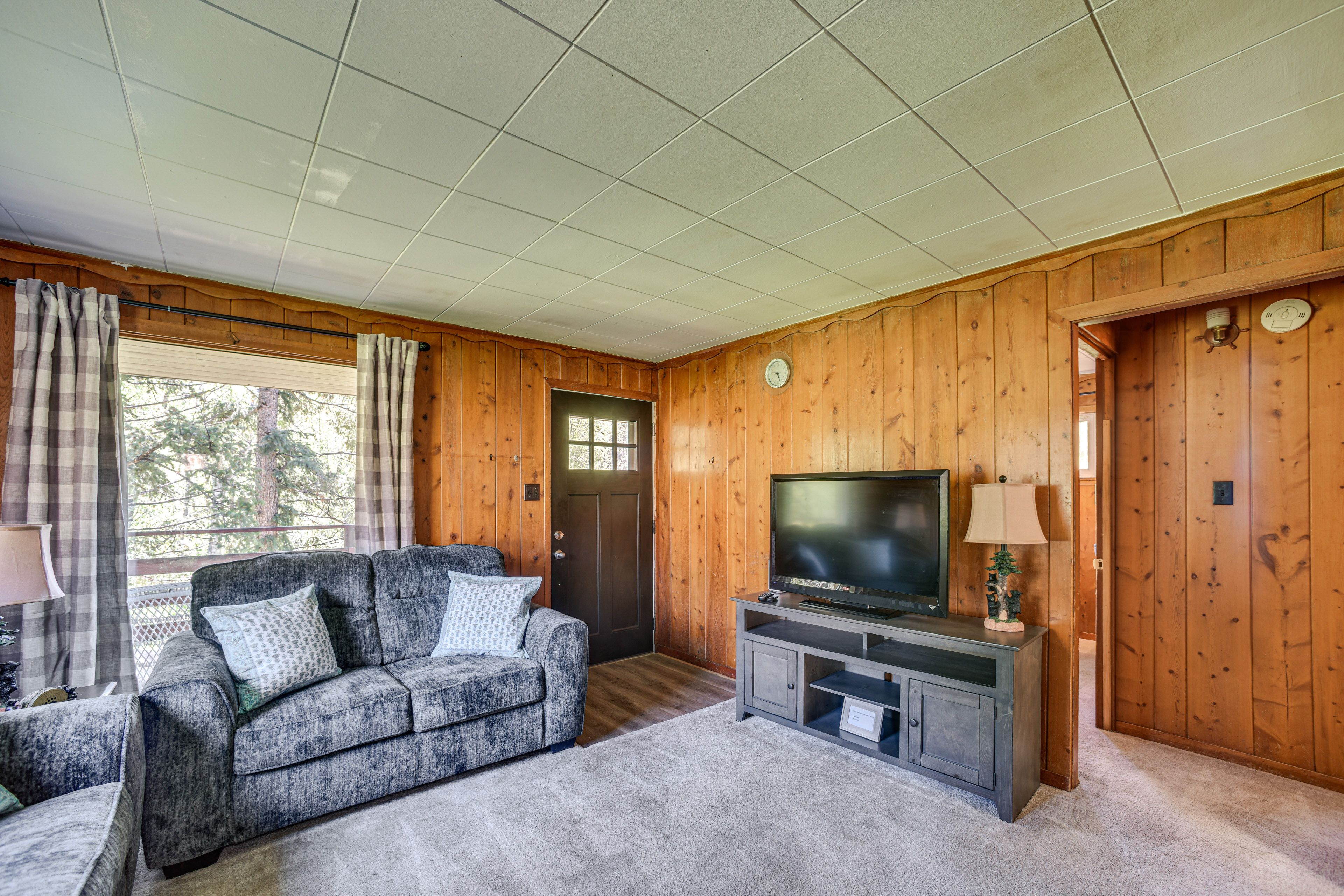 Living Area | TV