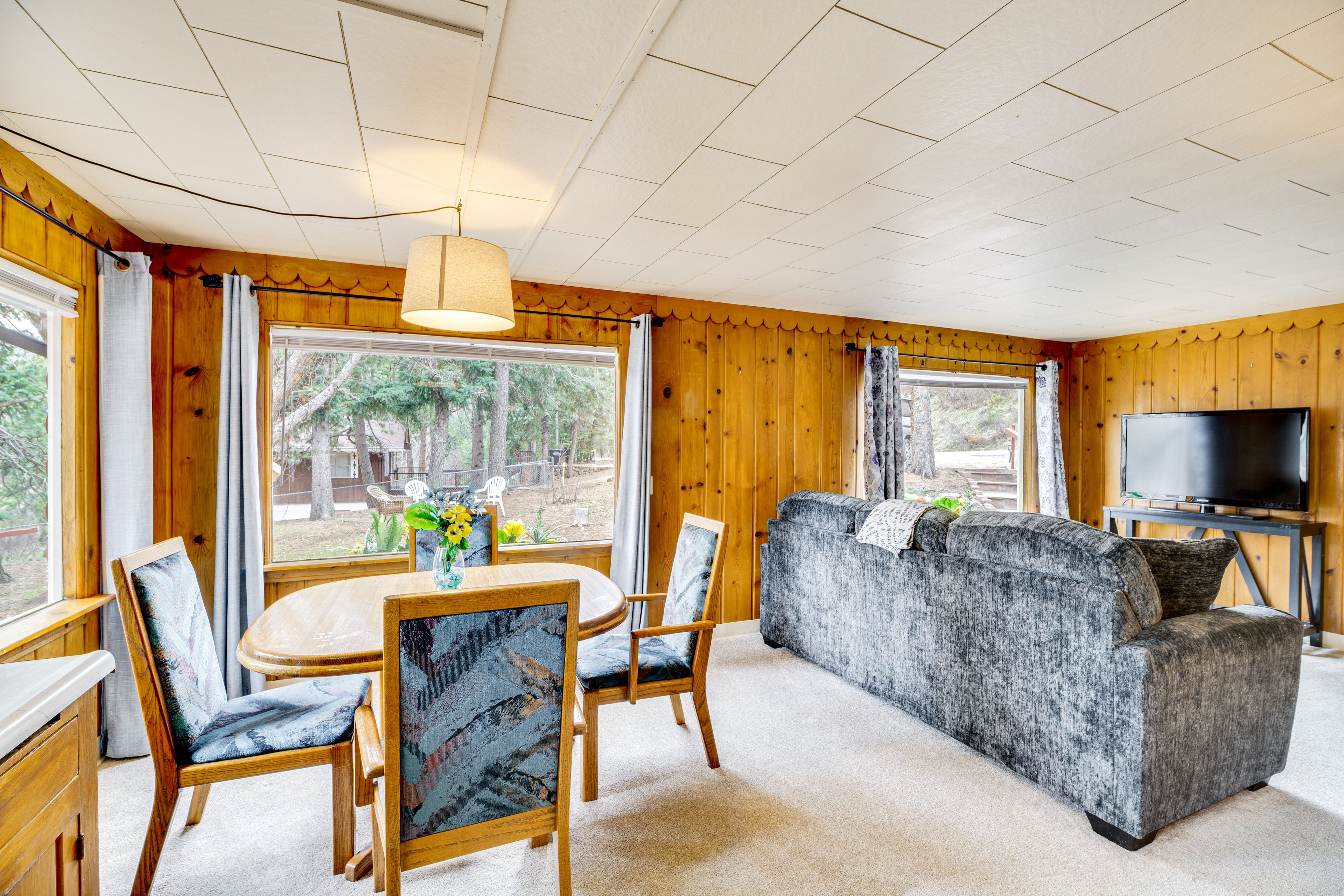 Living Room | Central Heating | Window A/C Unit | Free WiFi